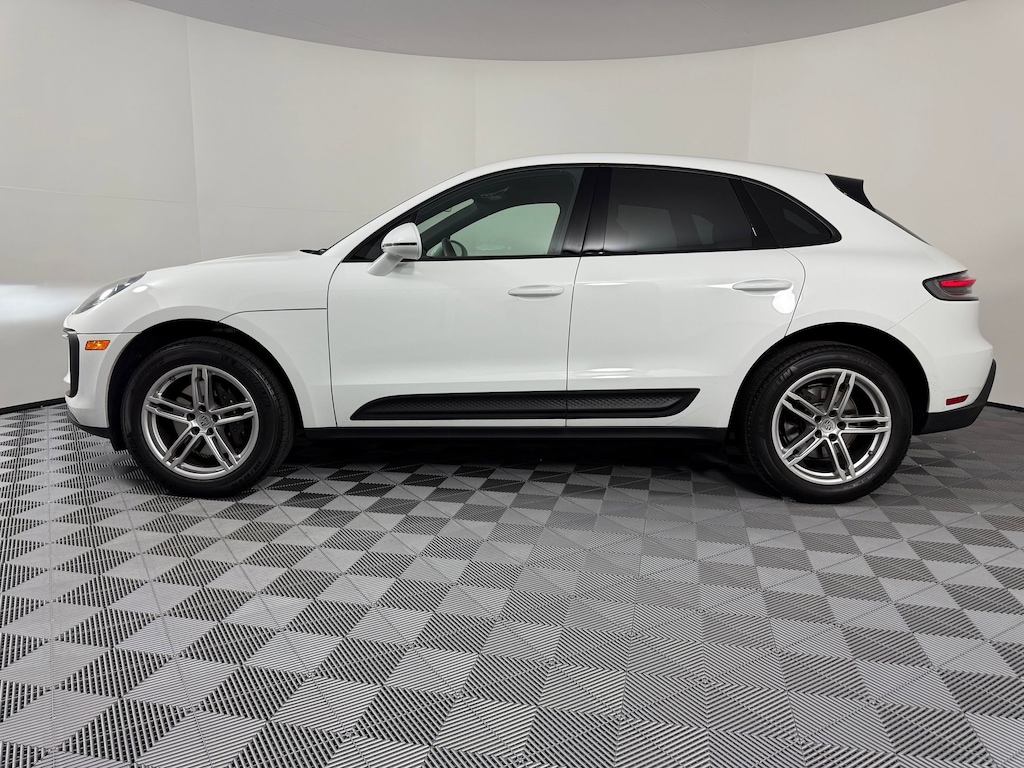 Certified 2025 Porsche Macan  SUV
