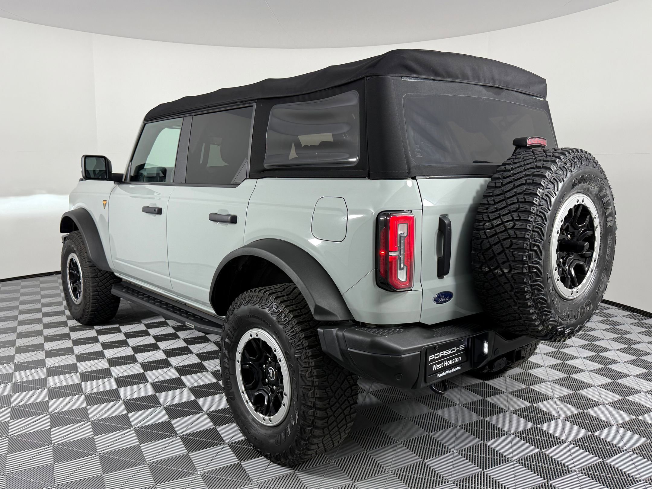 2021 Ford Bronco Badlands photo 3