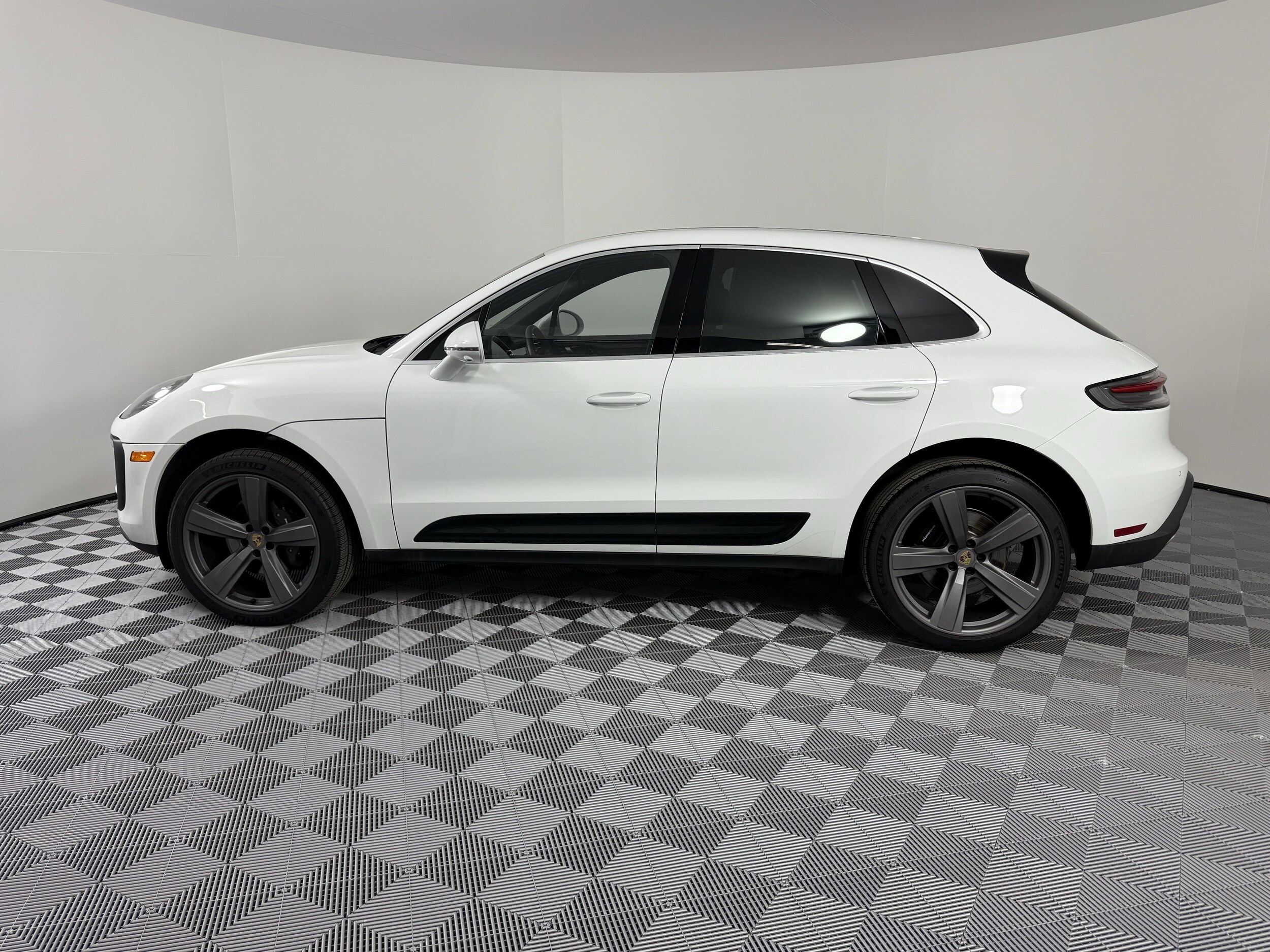 Certified 2024 Porsche Macan T with VIN WP1AA2A5XRLB10152 for sale in Houston, TX