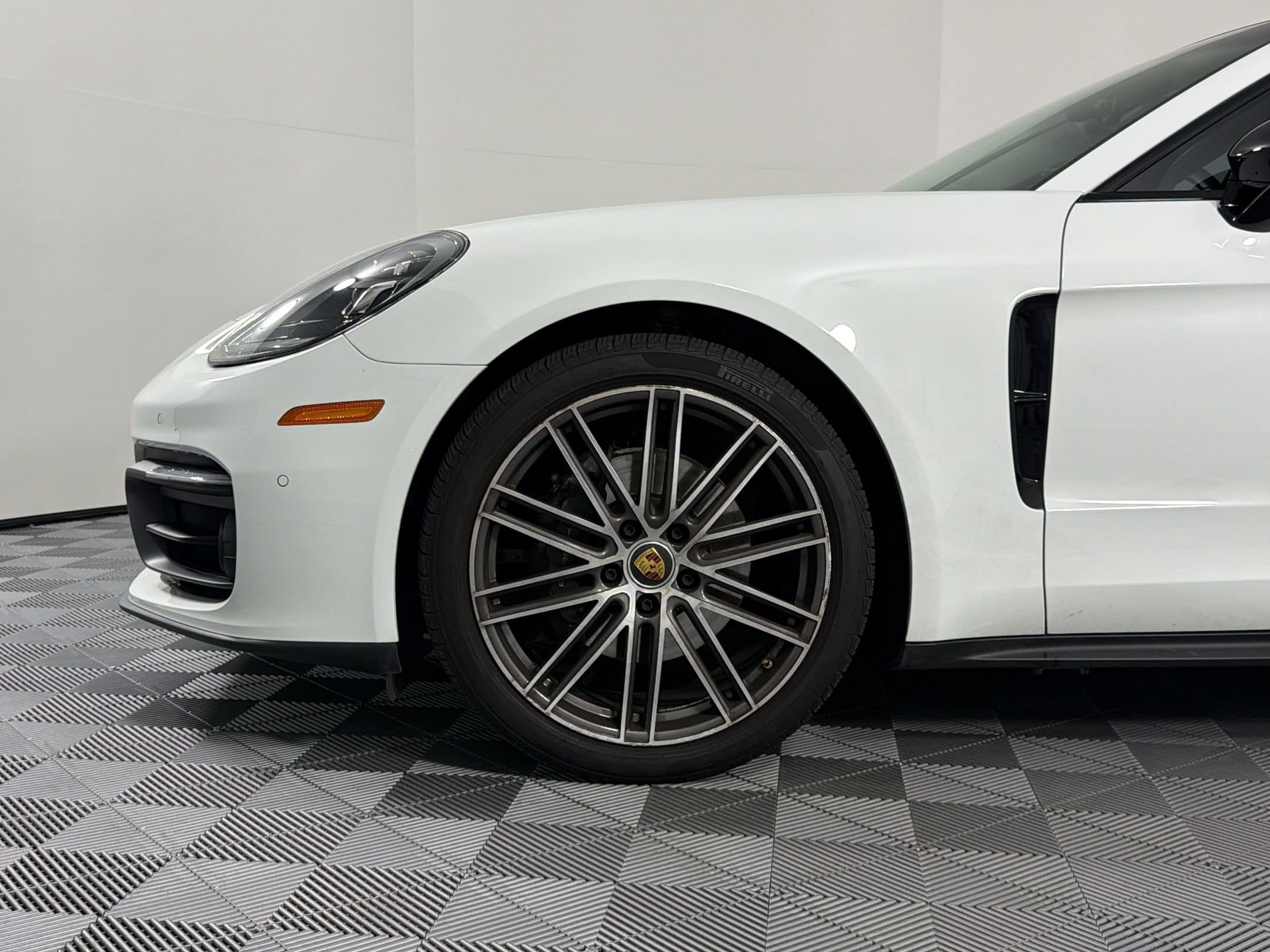 Panamera Platinum Edition Hatchback