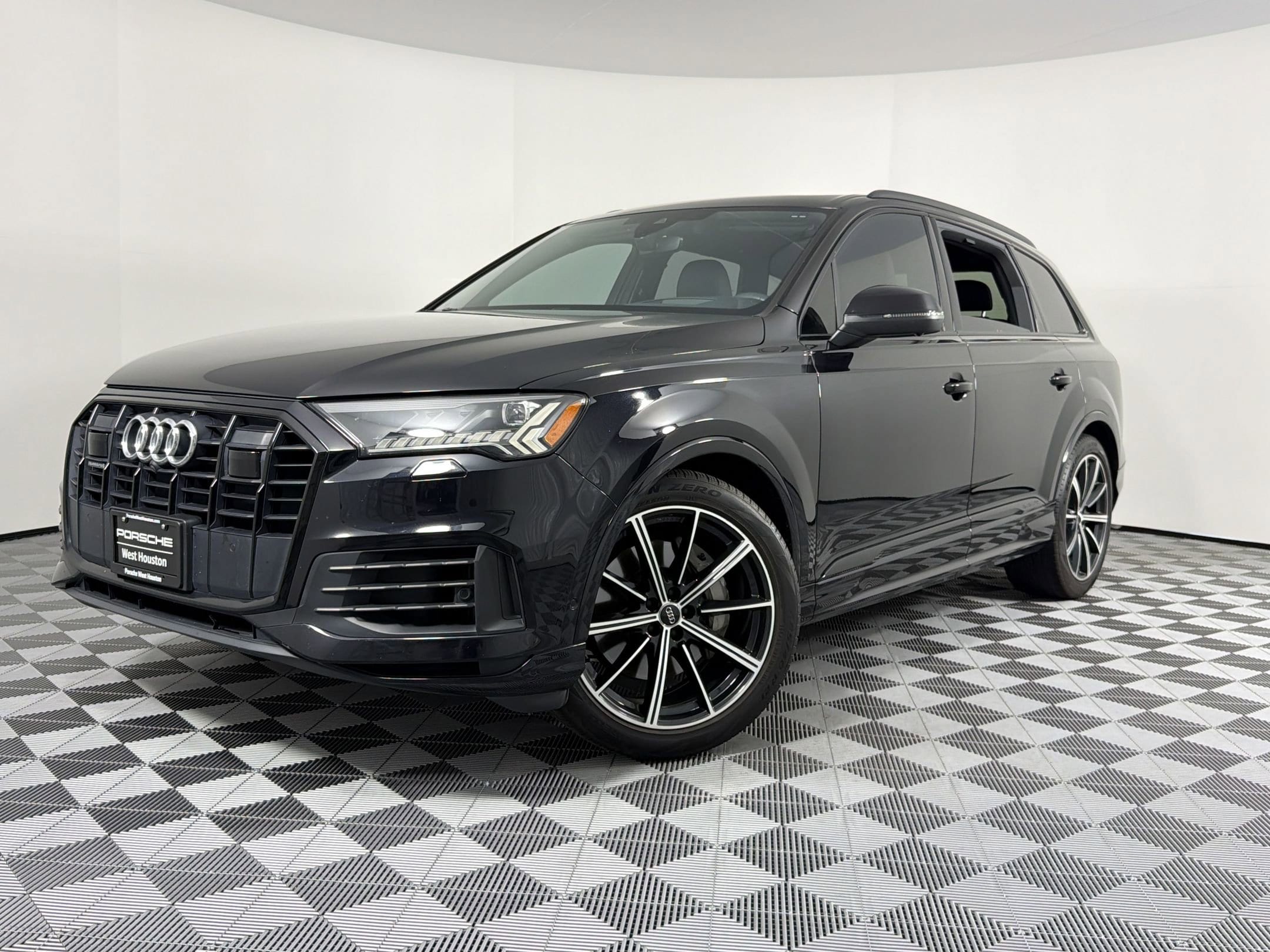 2020 Audi Q7's photo