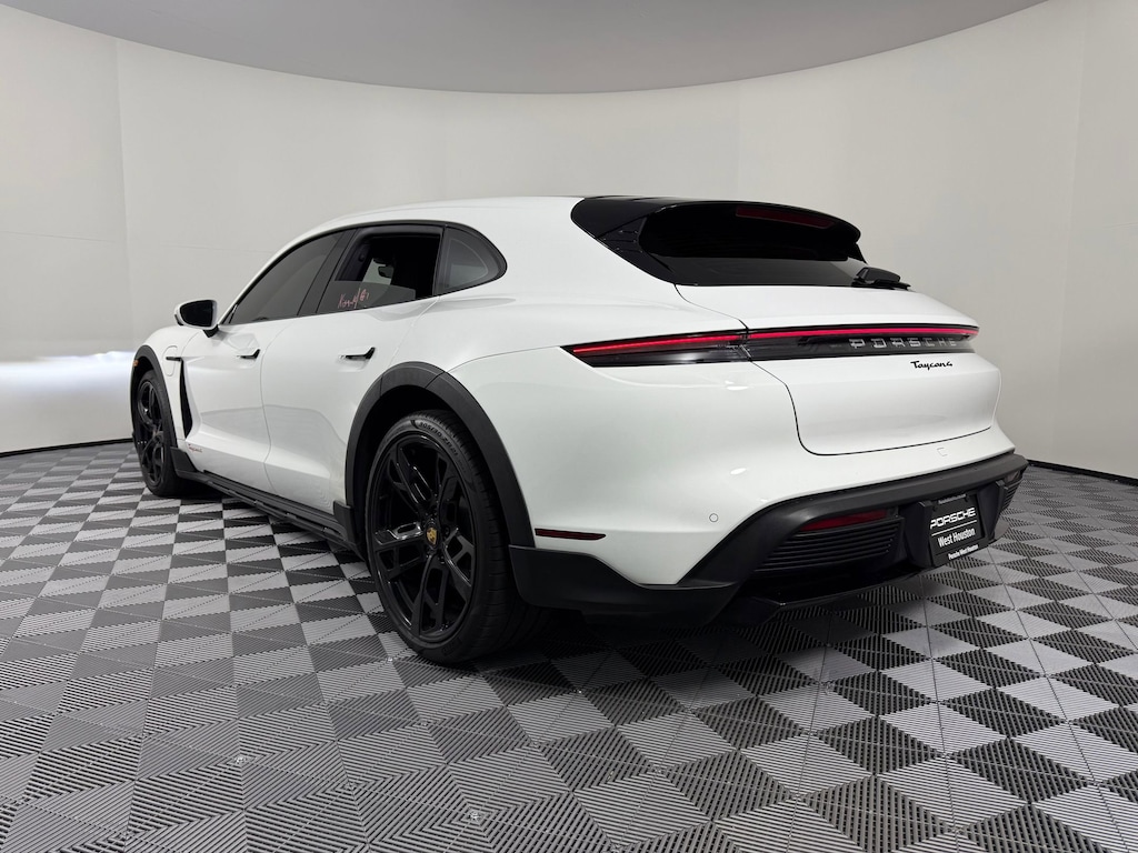 Certified 2022 Porsche Taycan 4 Wagon