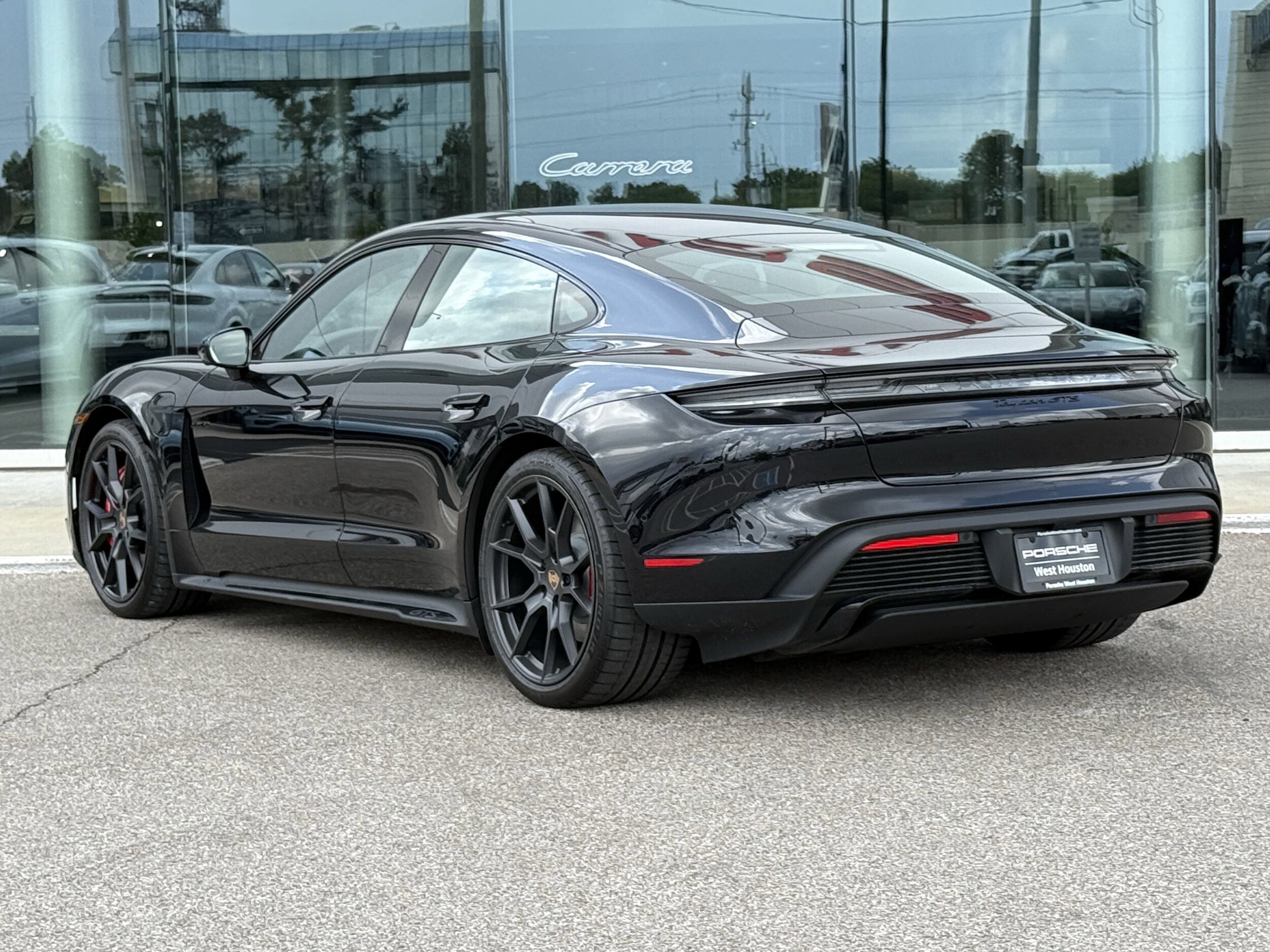 2025 Porsche Taycan GTS photo 3