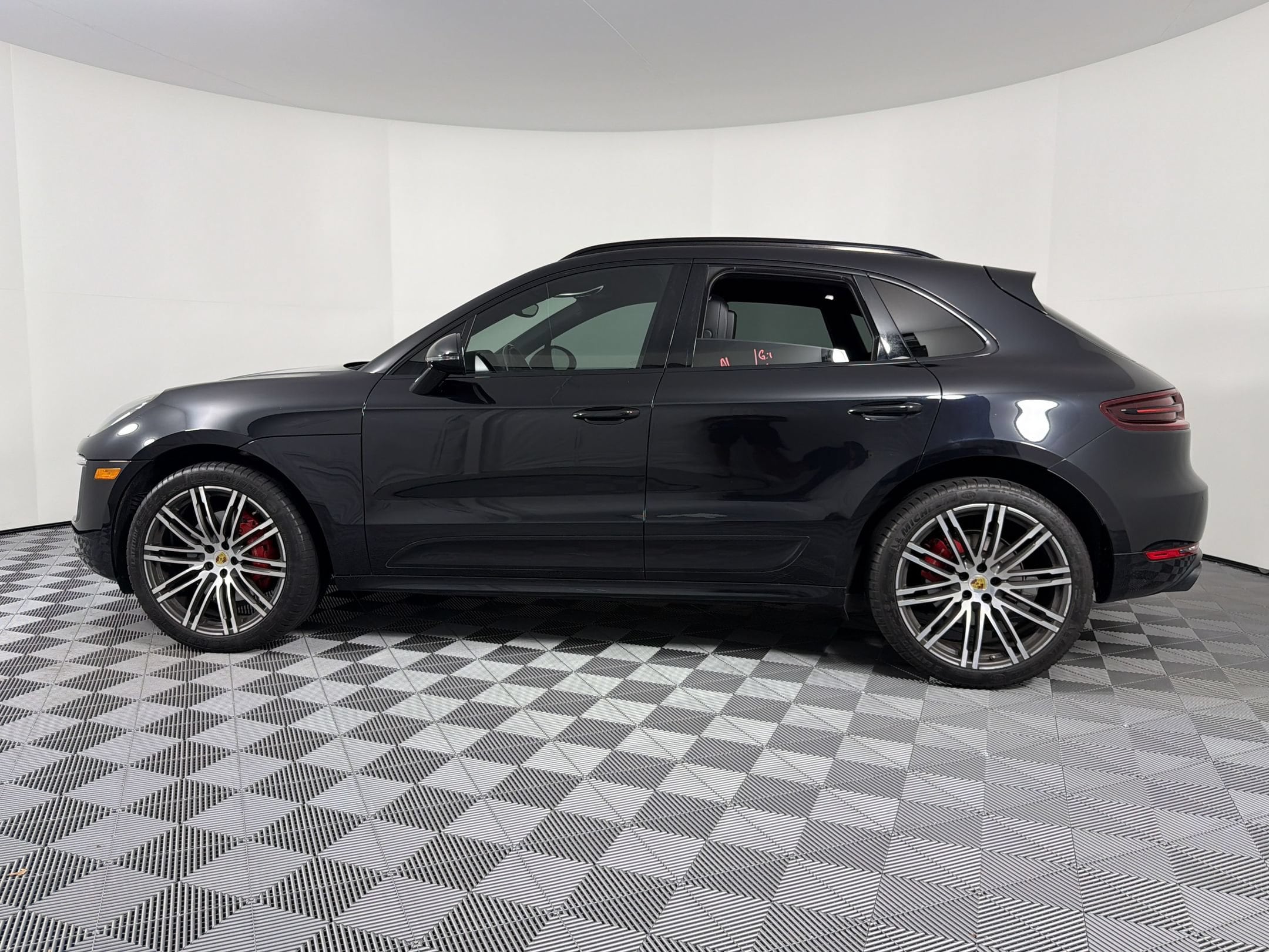 Macan GTS SUV