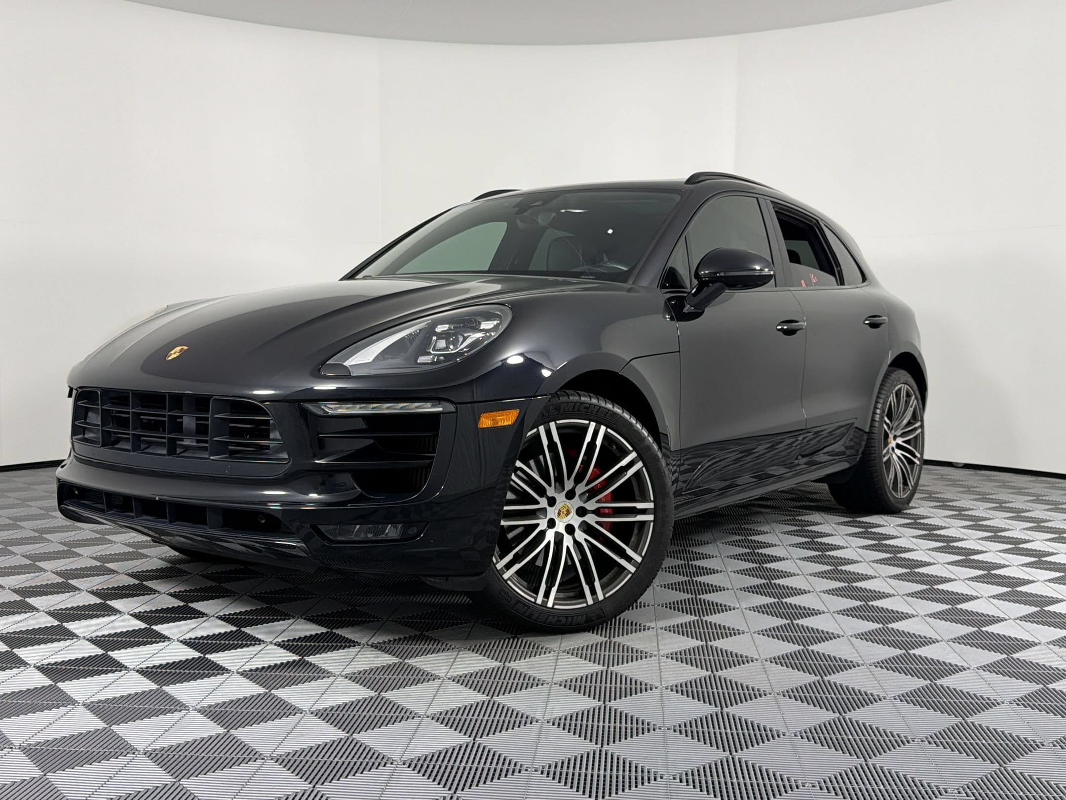 Macan GTS SUV