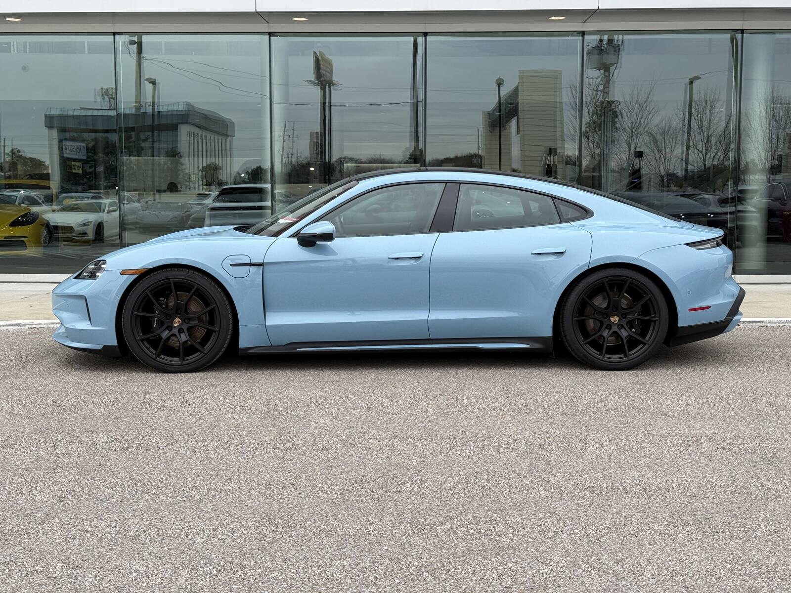 2025 Porsche Taycan 4S photo 2