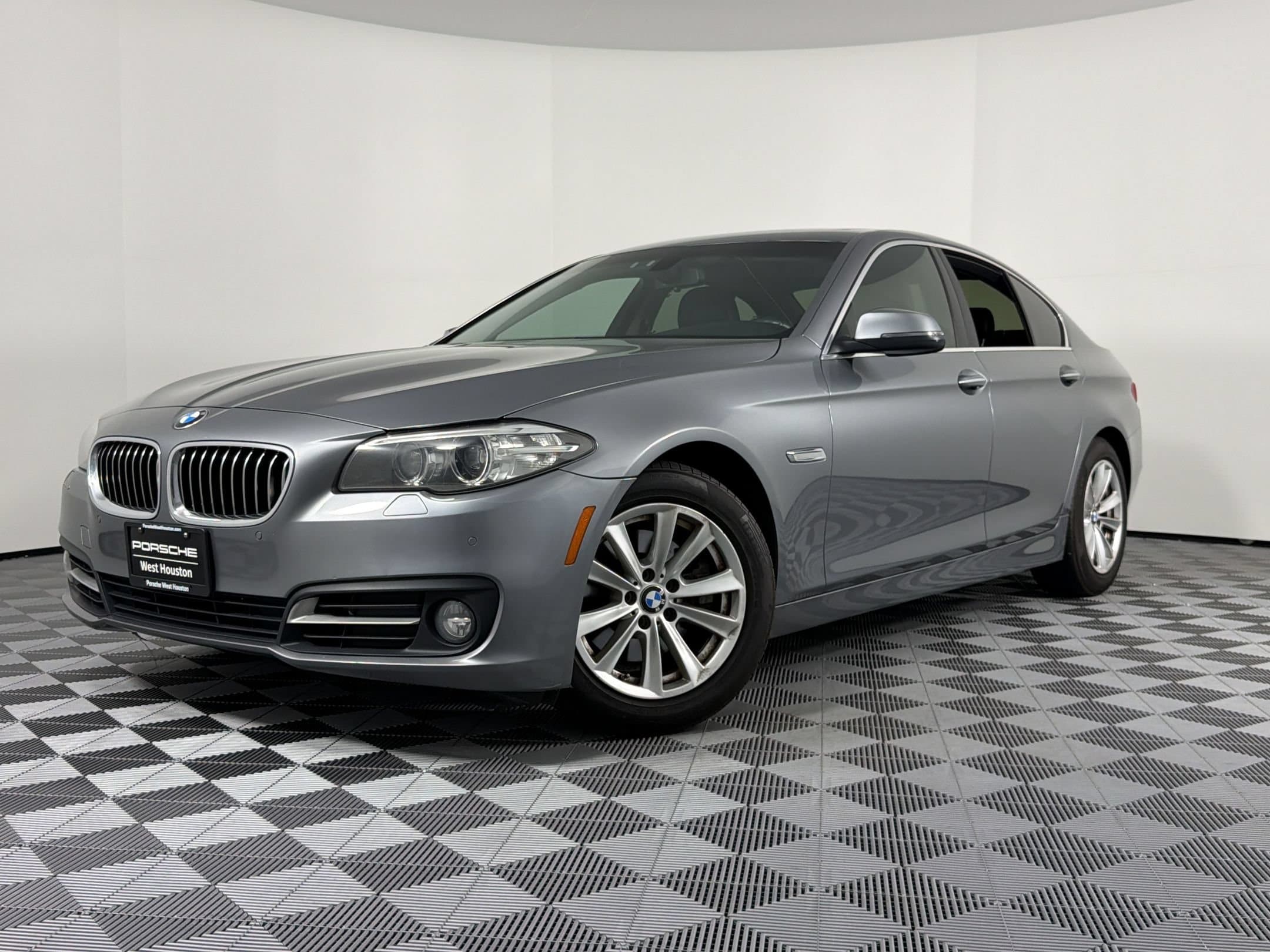 5 Series 528i XDrive Sedan