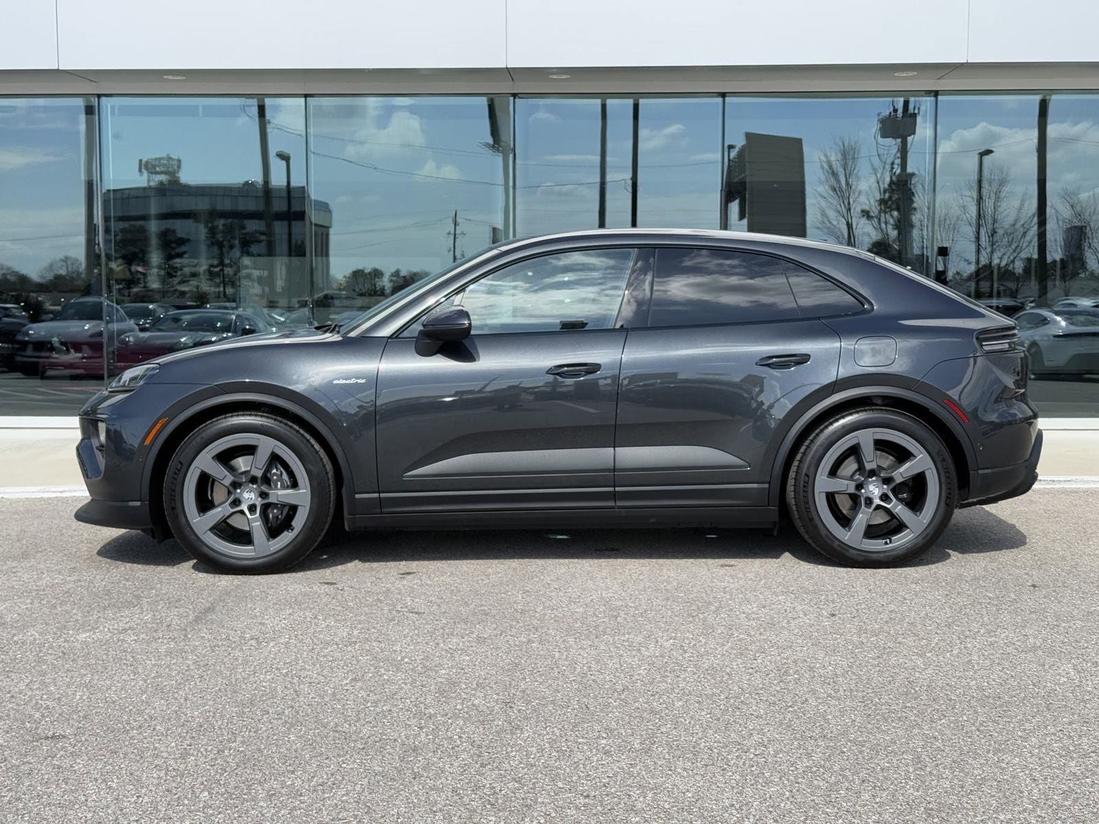 Certified 2025 Porsche Macan Base with VIN WP1AD2XA9SL076042 for sale in Houston, TX