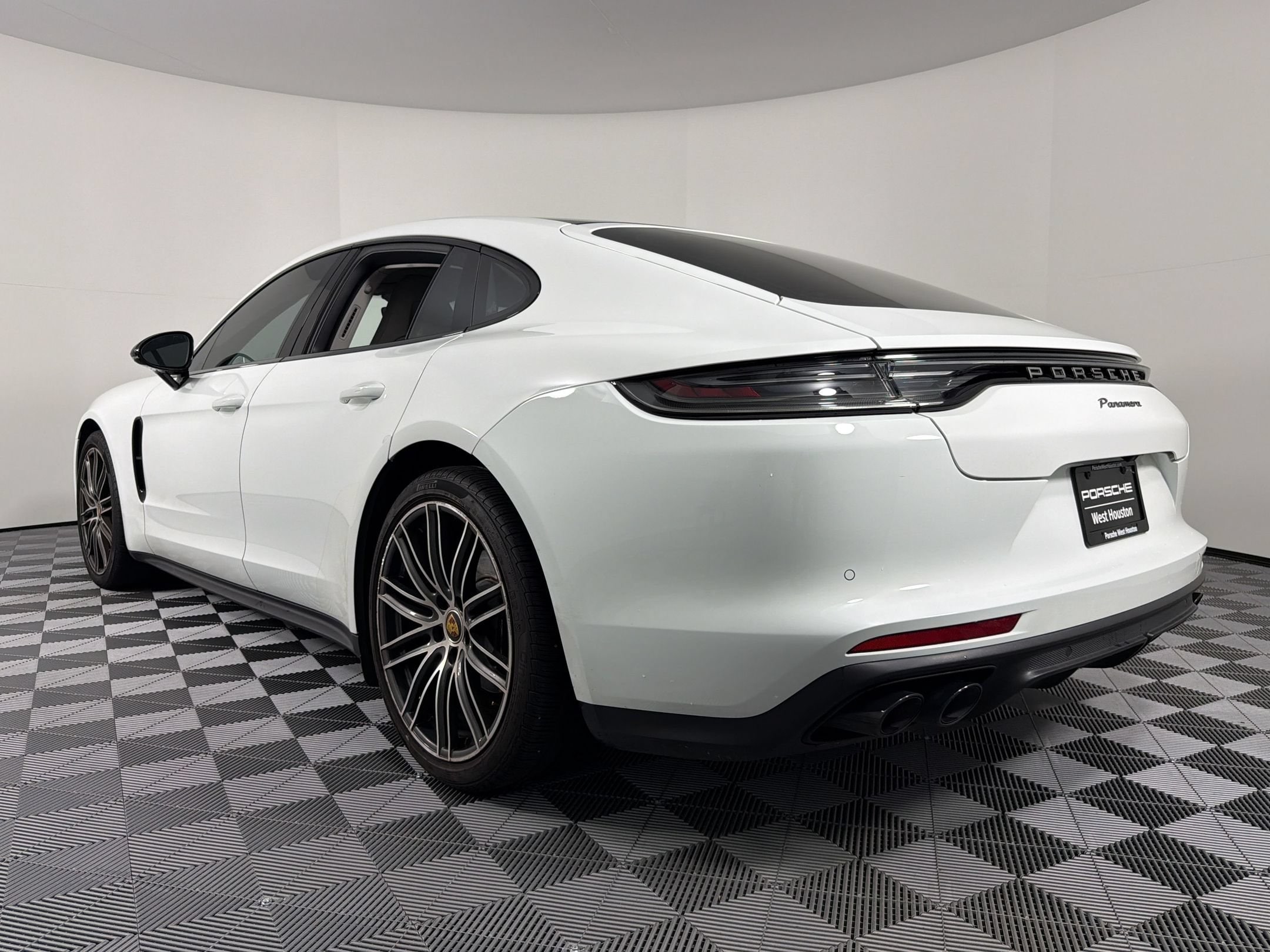 Panamera Platinum Edition Hatchback