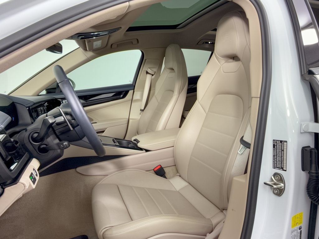 Panamera Panamera () Hatchback