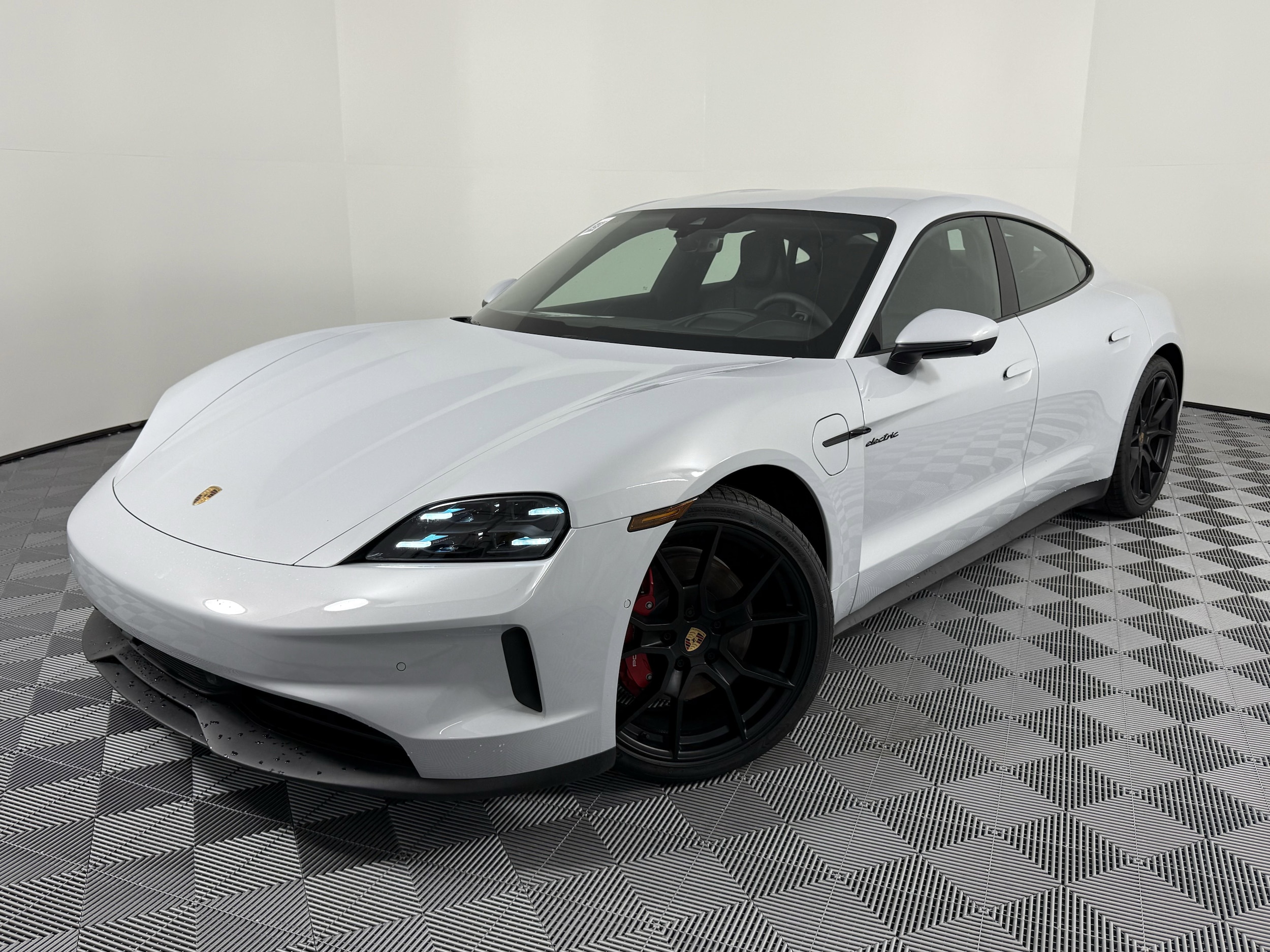 2025 Porsche Taycan