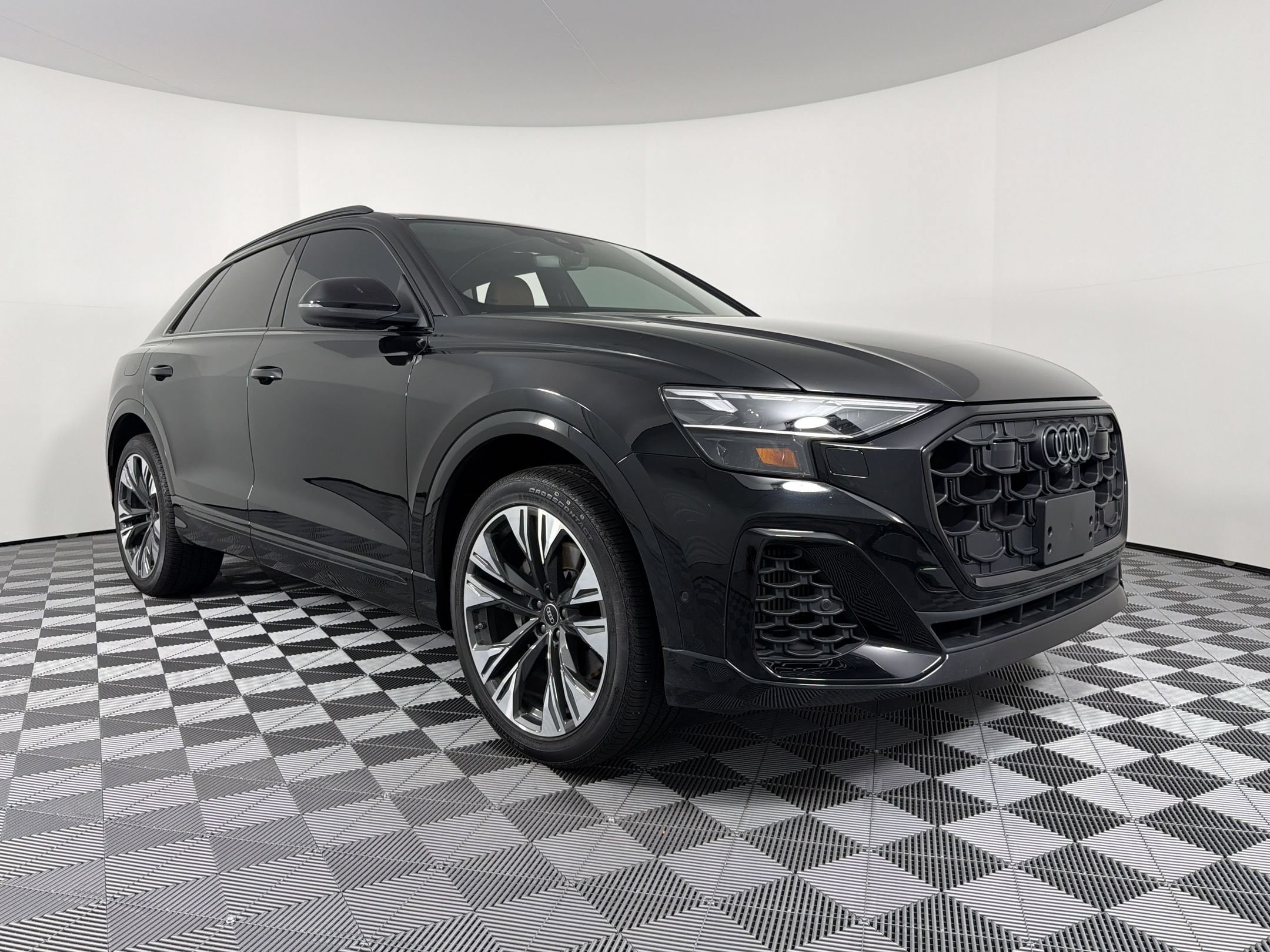 Q8 Premium Plus SUV