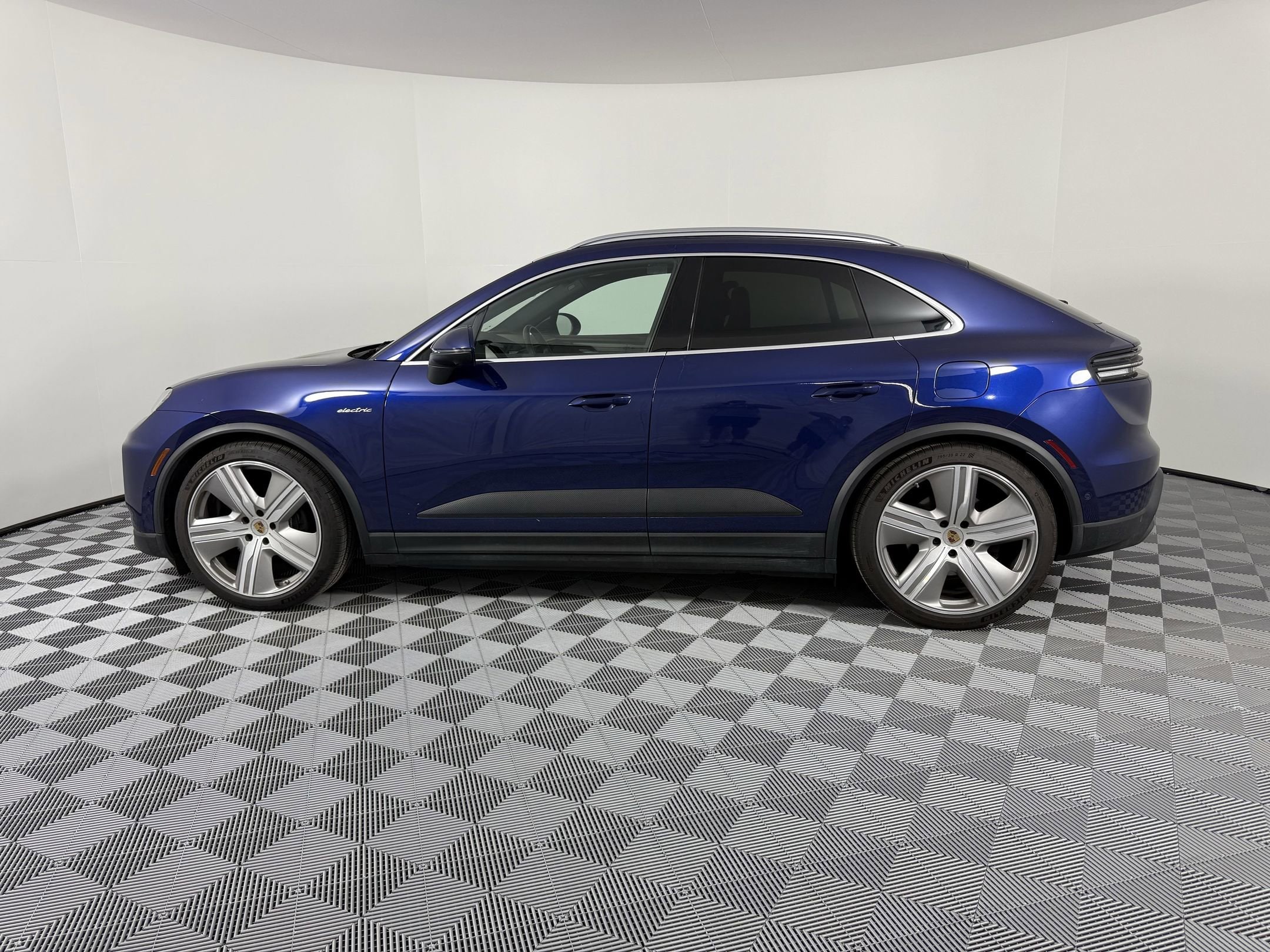 Certified 2024 Porsche Macan Base with VIN WP1AA2XA3RL000223 for sale in Houston, TX
