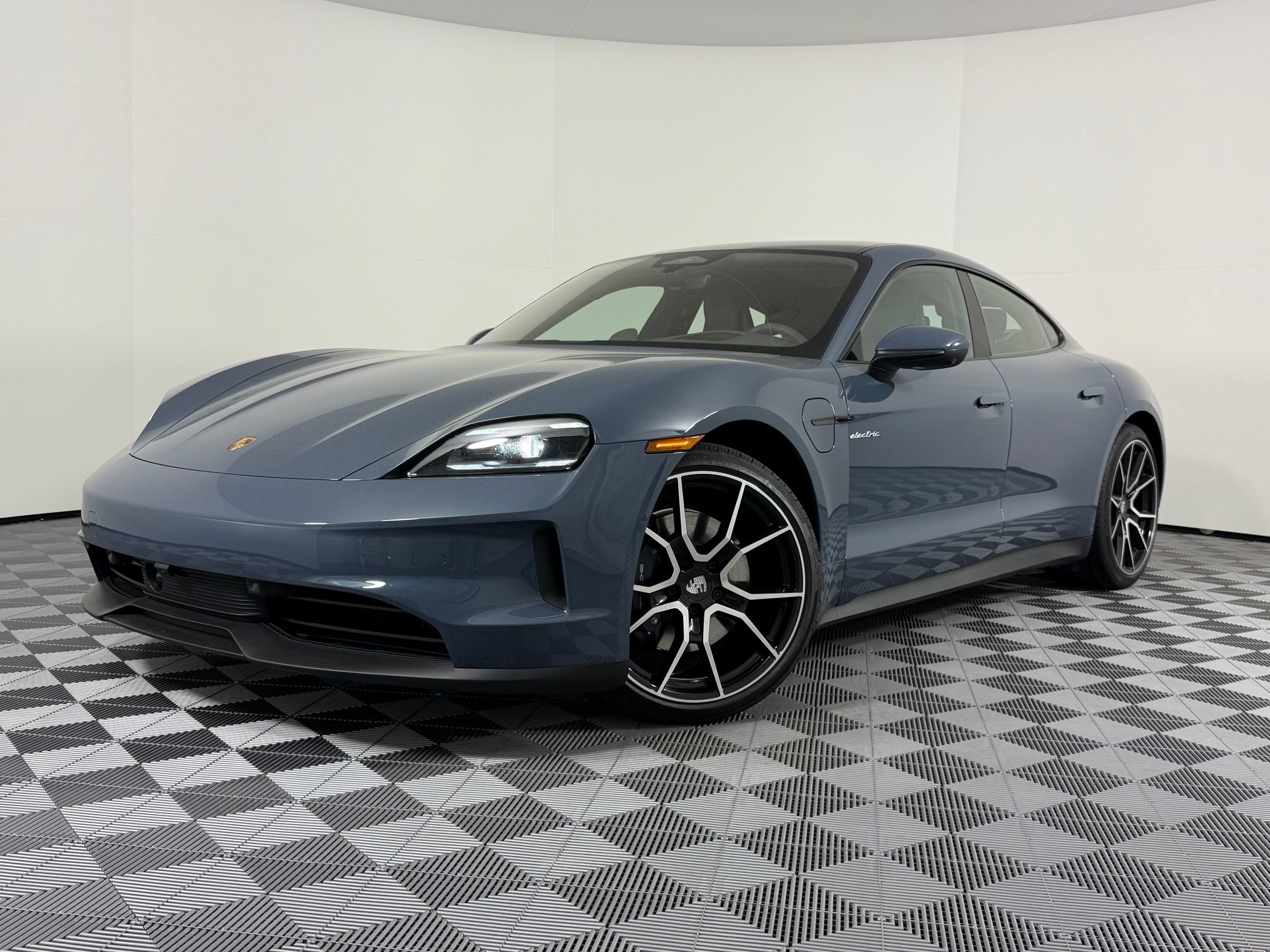 2026 Porsche Taycan 4 Sedan 2026 Porsche Taycan 4 Sedan