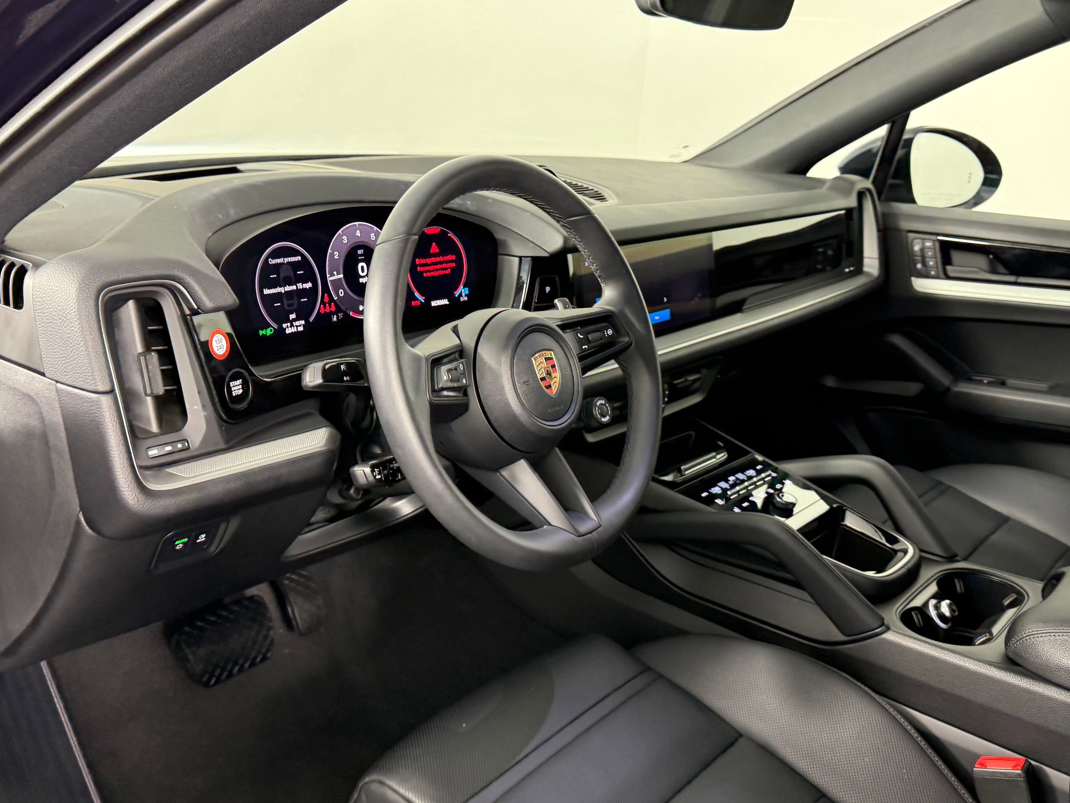 2025 Porsche Cayenne photo 4