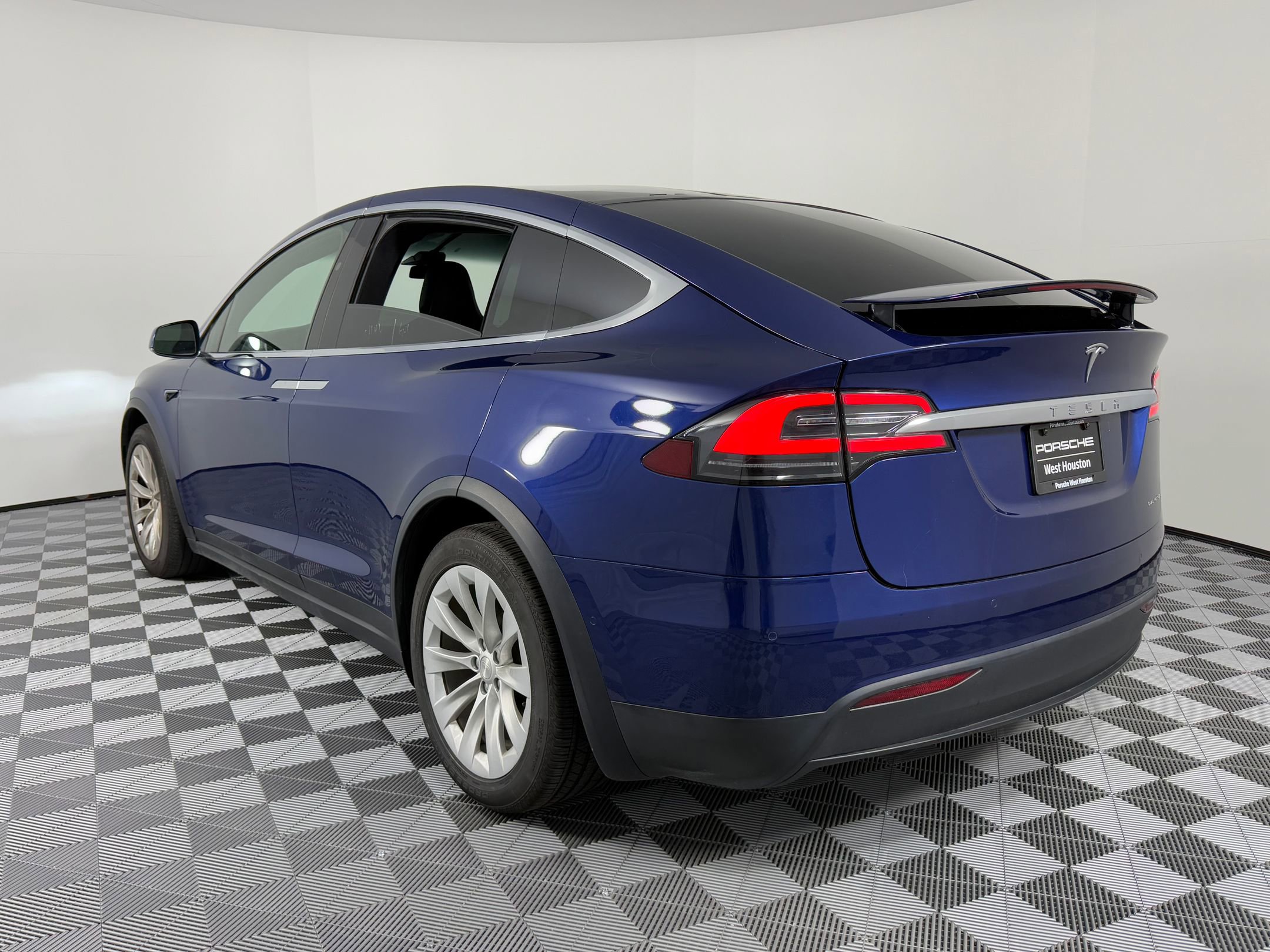 2019 Tesla Model X Long Range photo 3