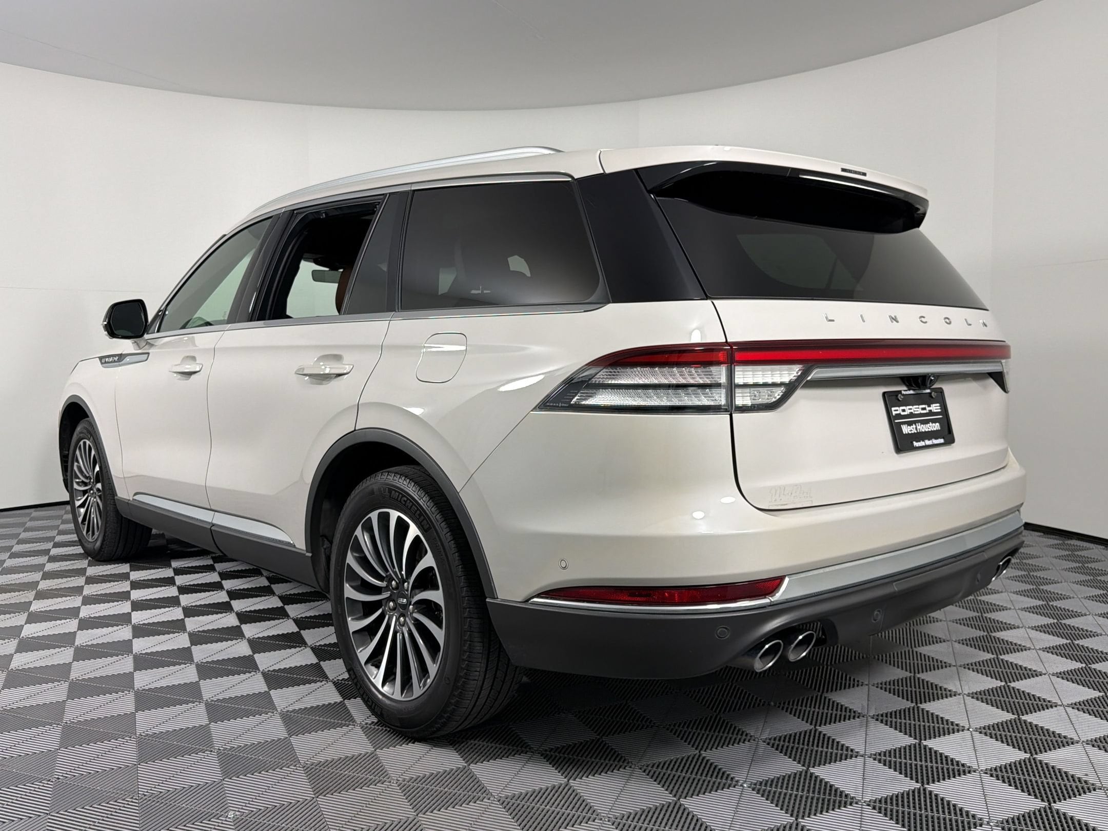 Aviator Reserve SUV