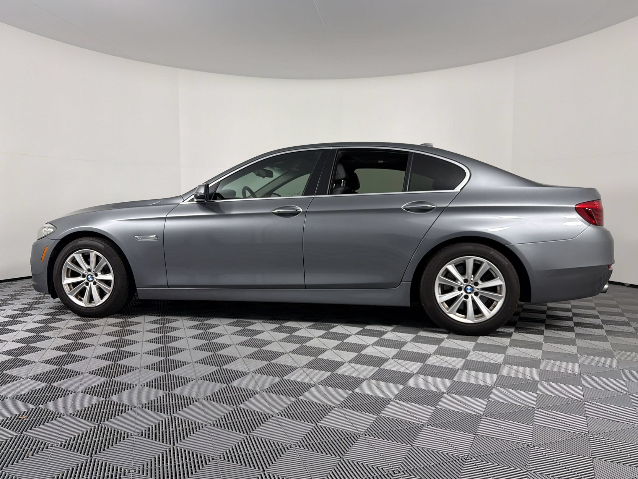5 Series 528i XDrive Sedan