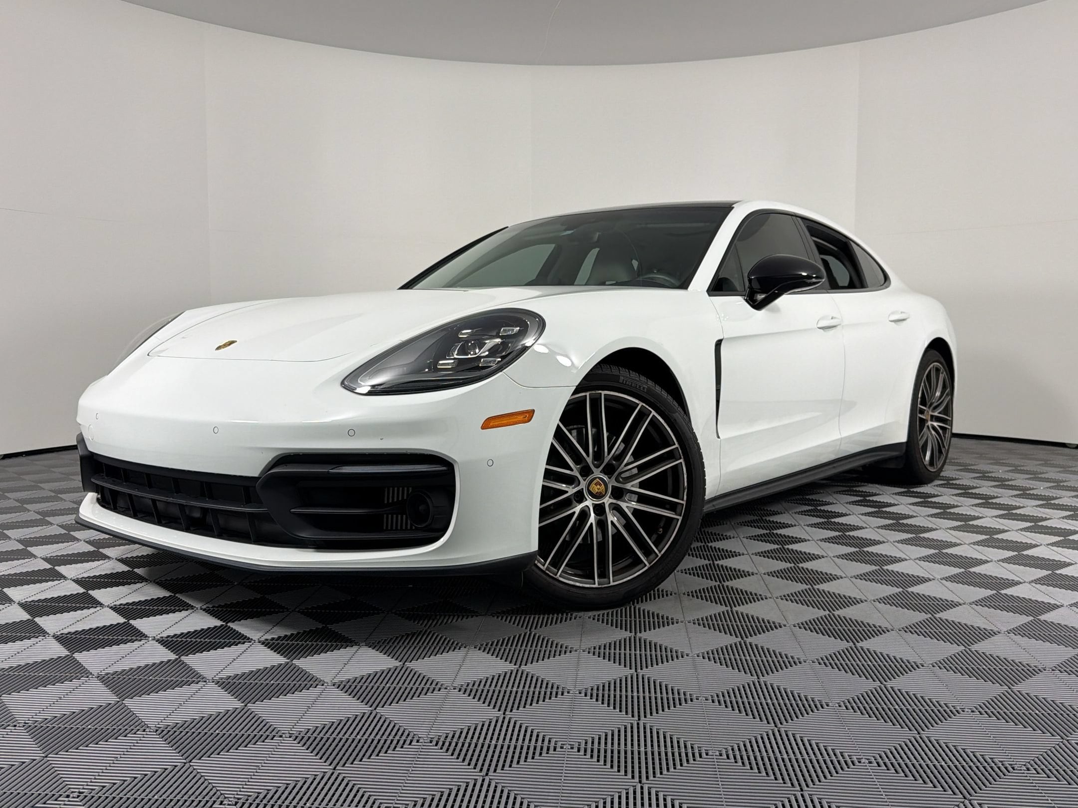 Panamera Platinum Edition Hatchback
