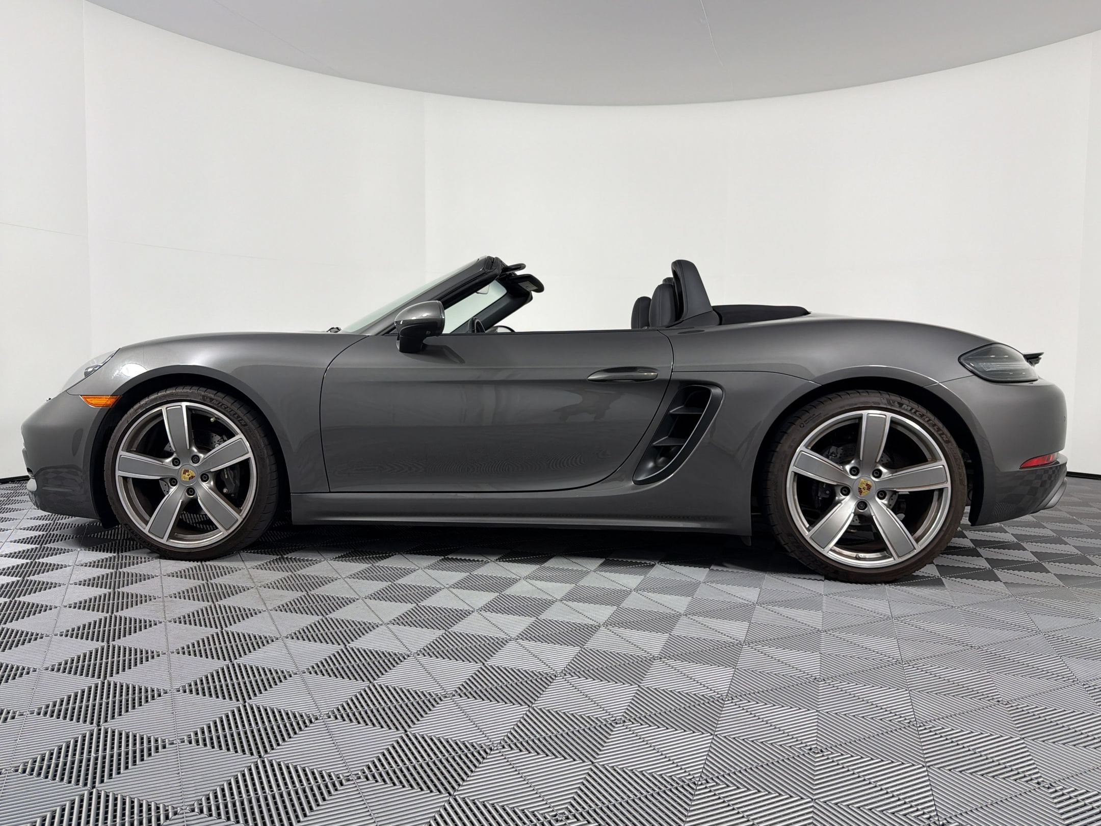 718 Boxster Roadster Convertible