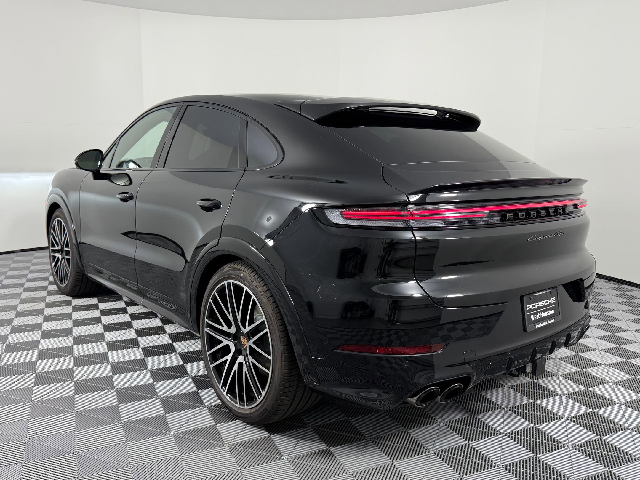 2026 Porsche Cayenne GTS Coupe photo 3
