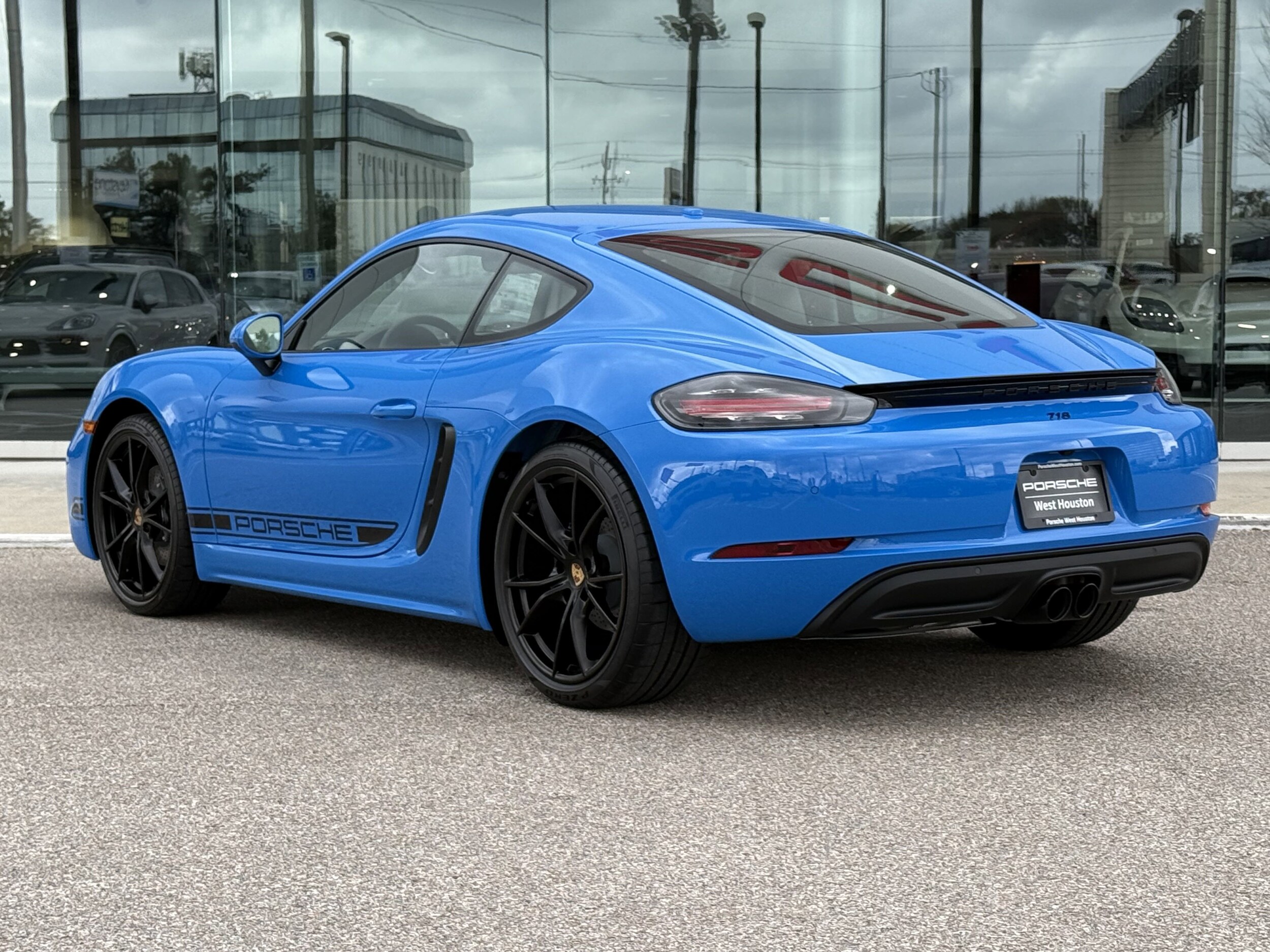 2025 Porsche Cayman Base photo 3