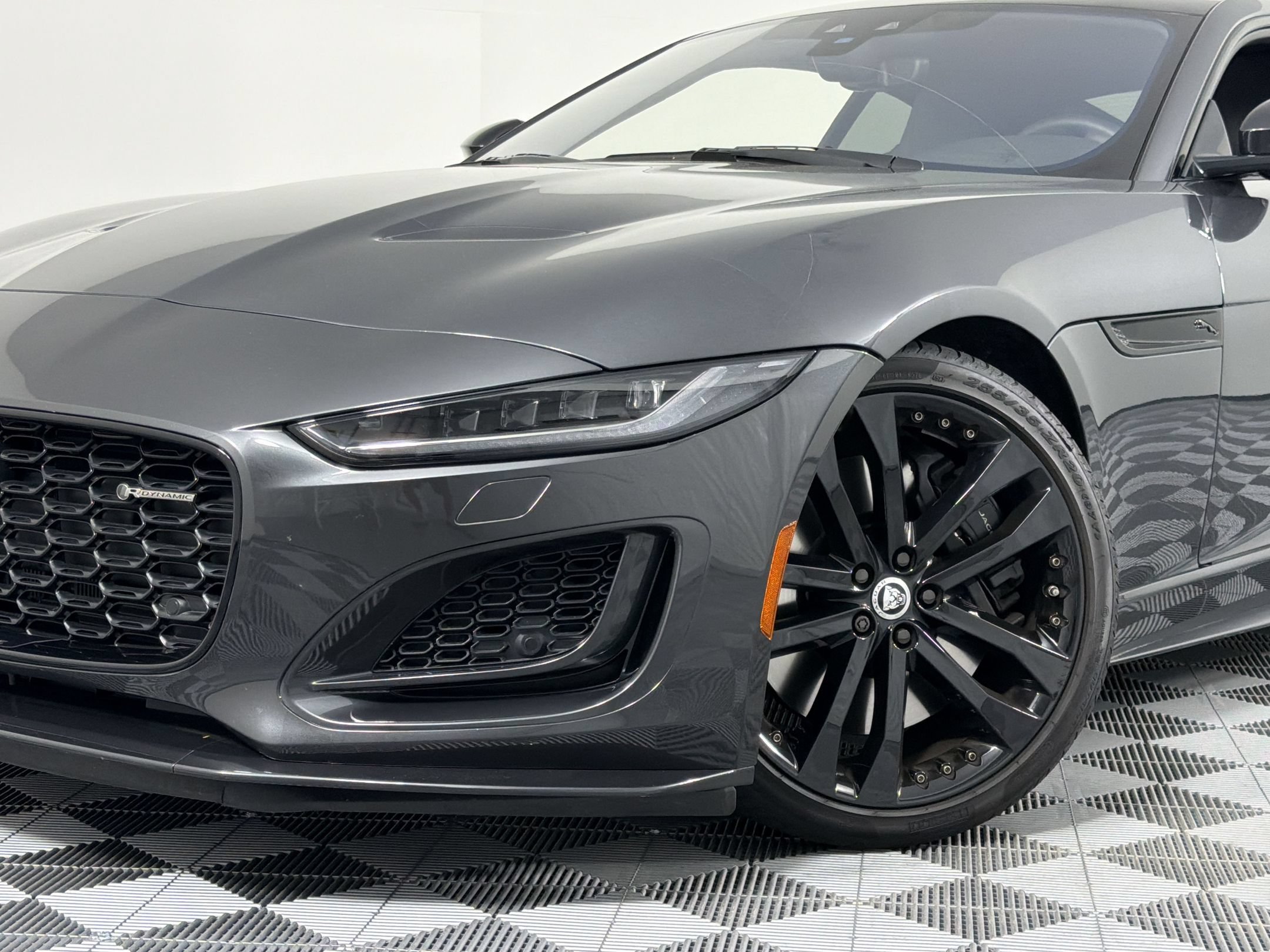 F-TYPE R-Dynamic Coupe