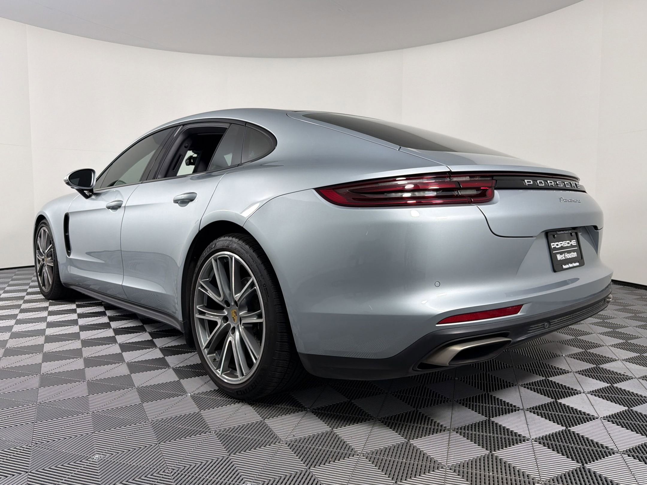 Panamera Sedan
