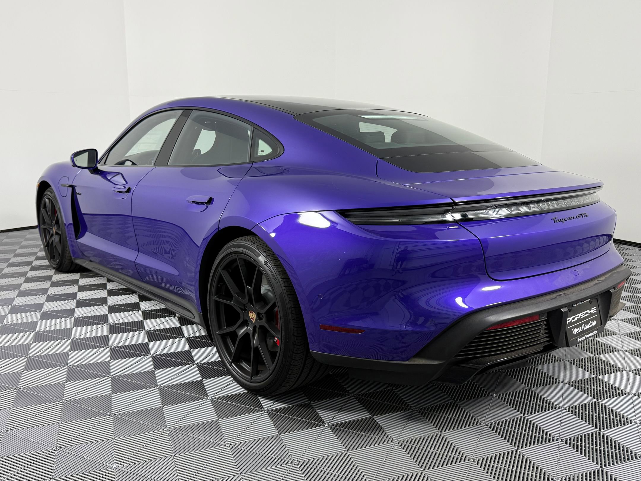 2026 Porsche Taycan GTS photo 3