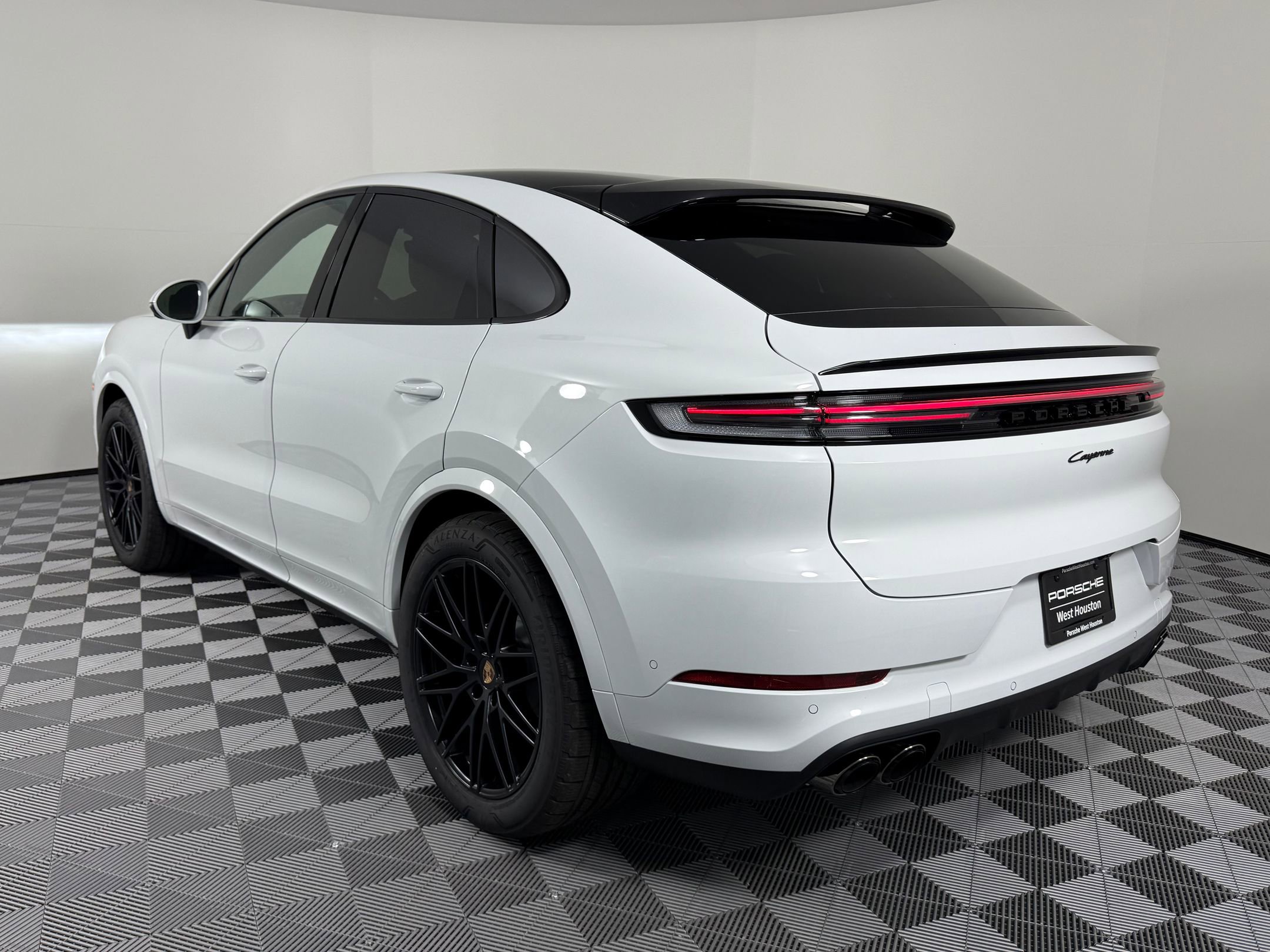 2026 Porsche Cayenne Coupe photo 3