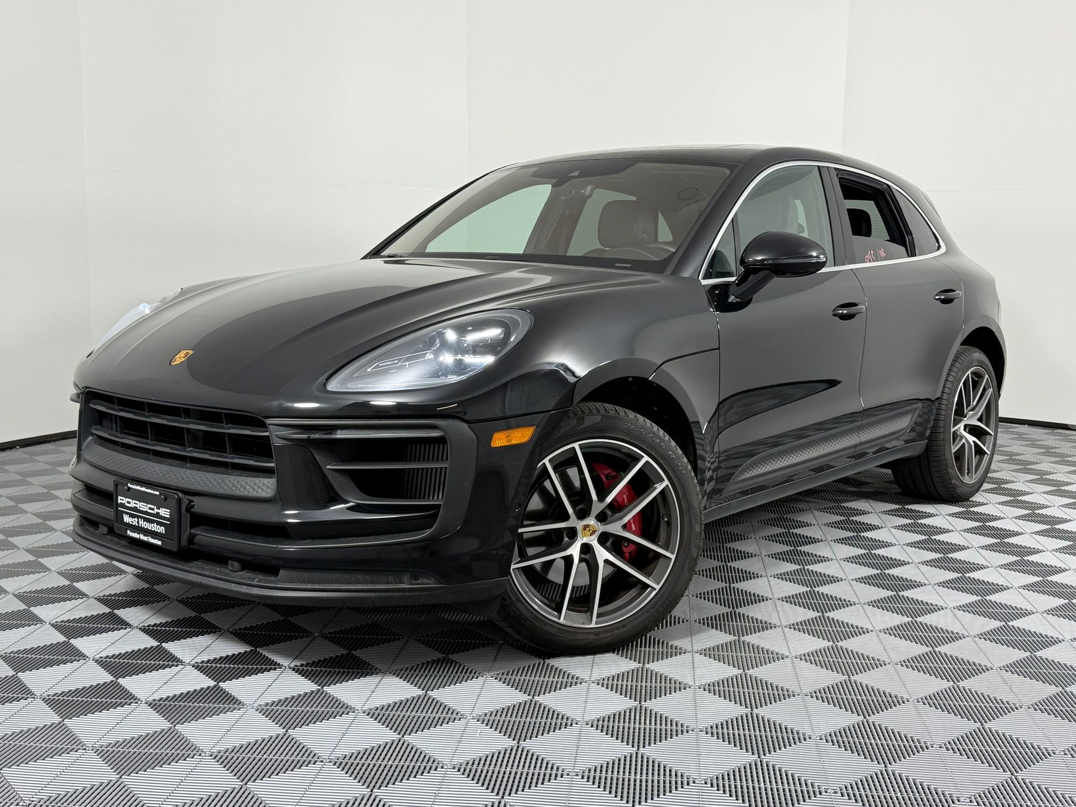 2022 Porsche Macan S