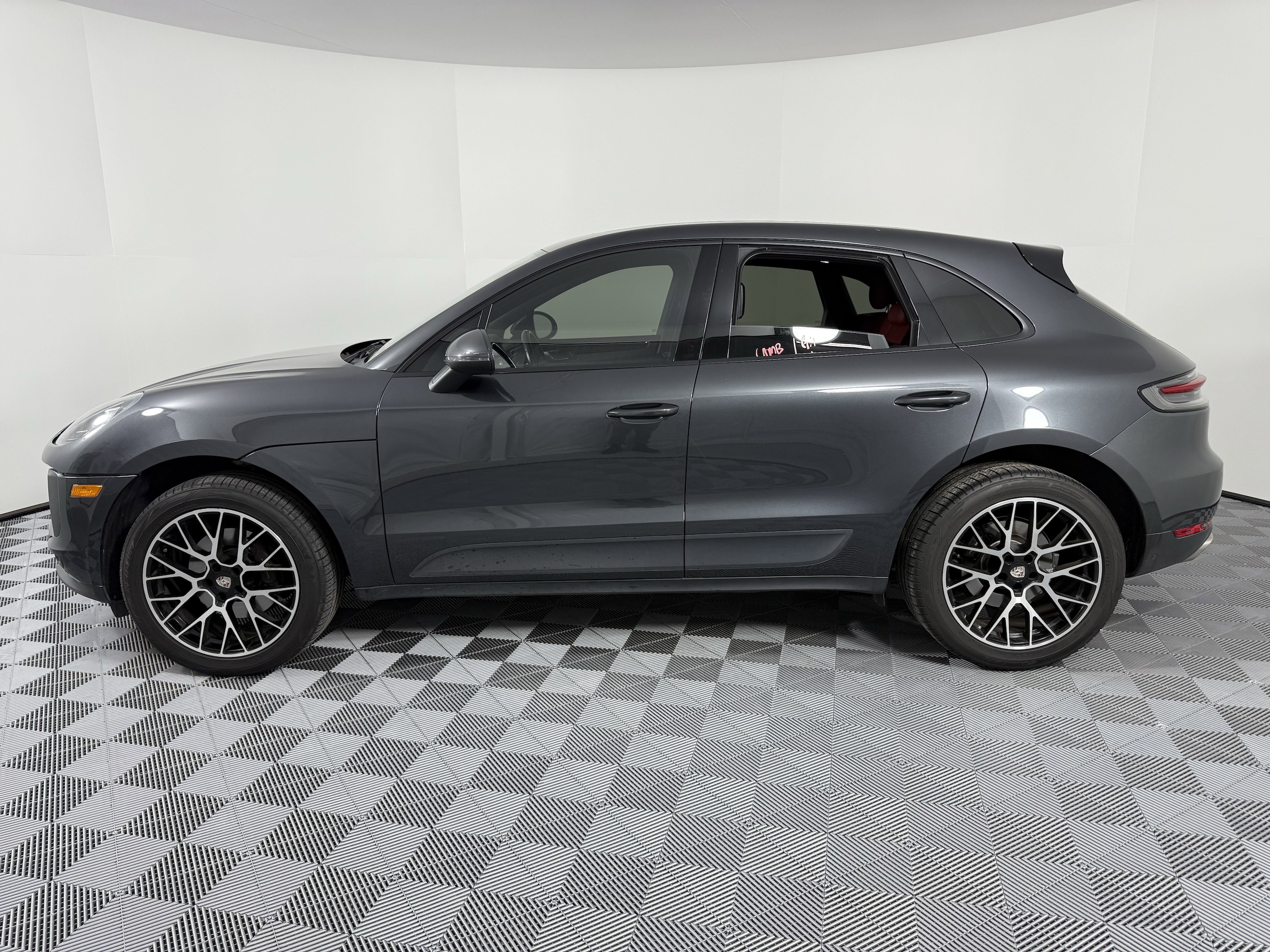 Certified 2019 Porsche Macan Base with VIN WP1AA2A56KLB06931 for sale in Houston, TX