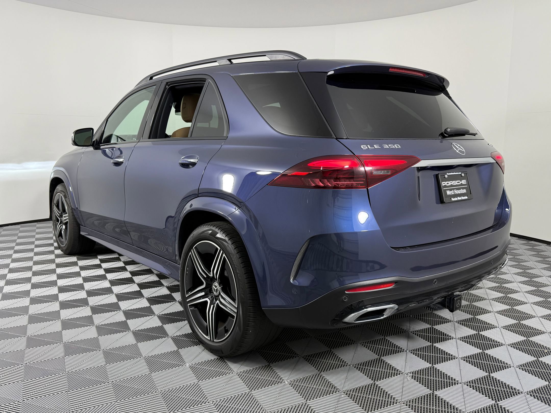 2024 Mercedes Benz GLE 350 photo 3