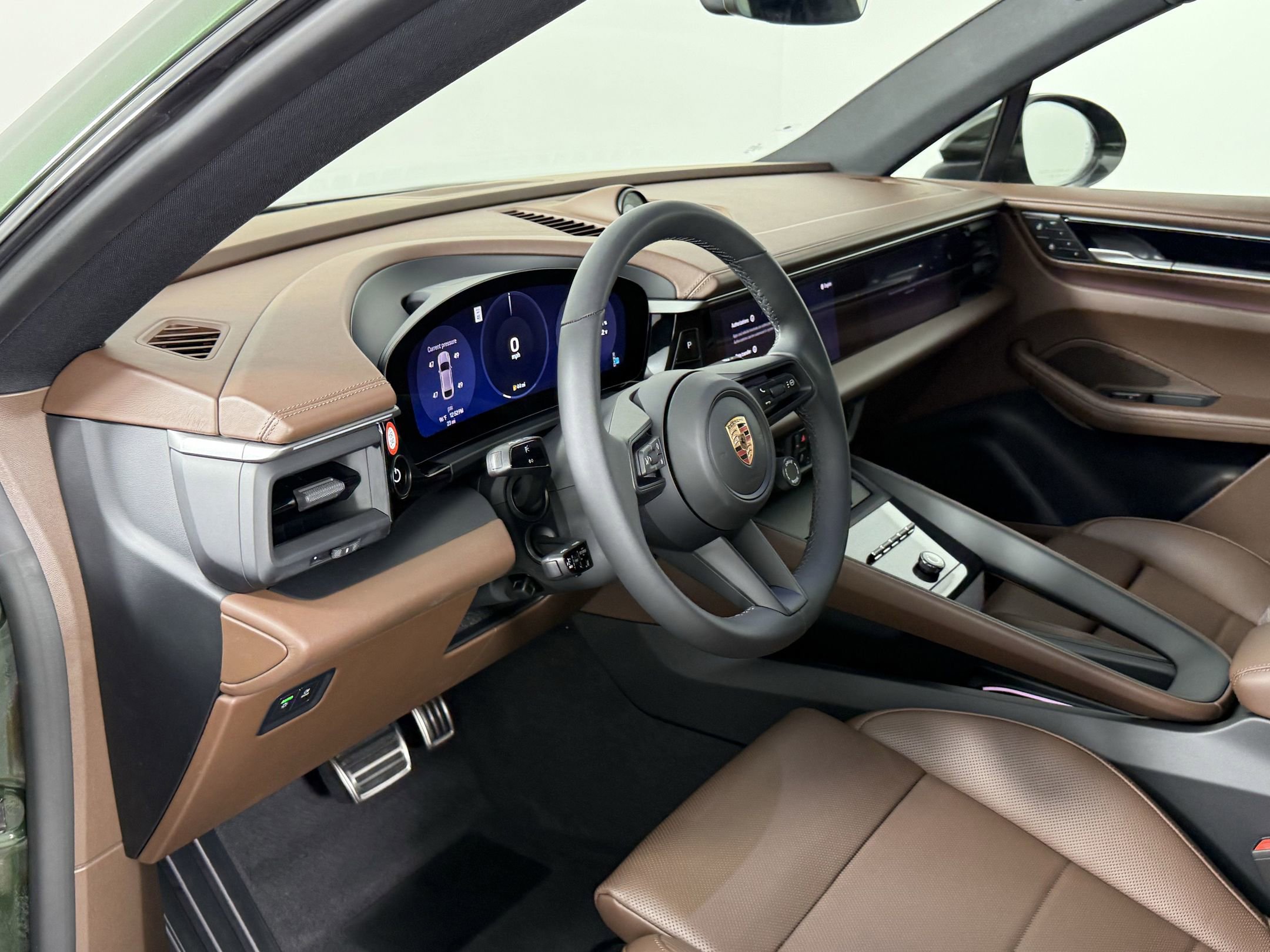 2025 Porsche Macan Electric photo 4