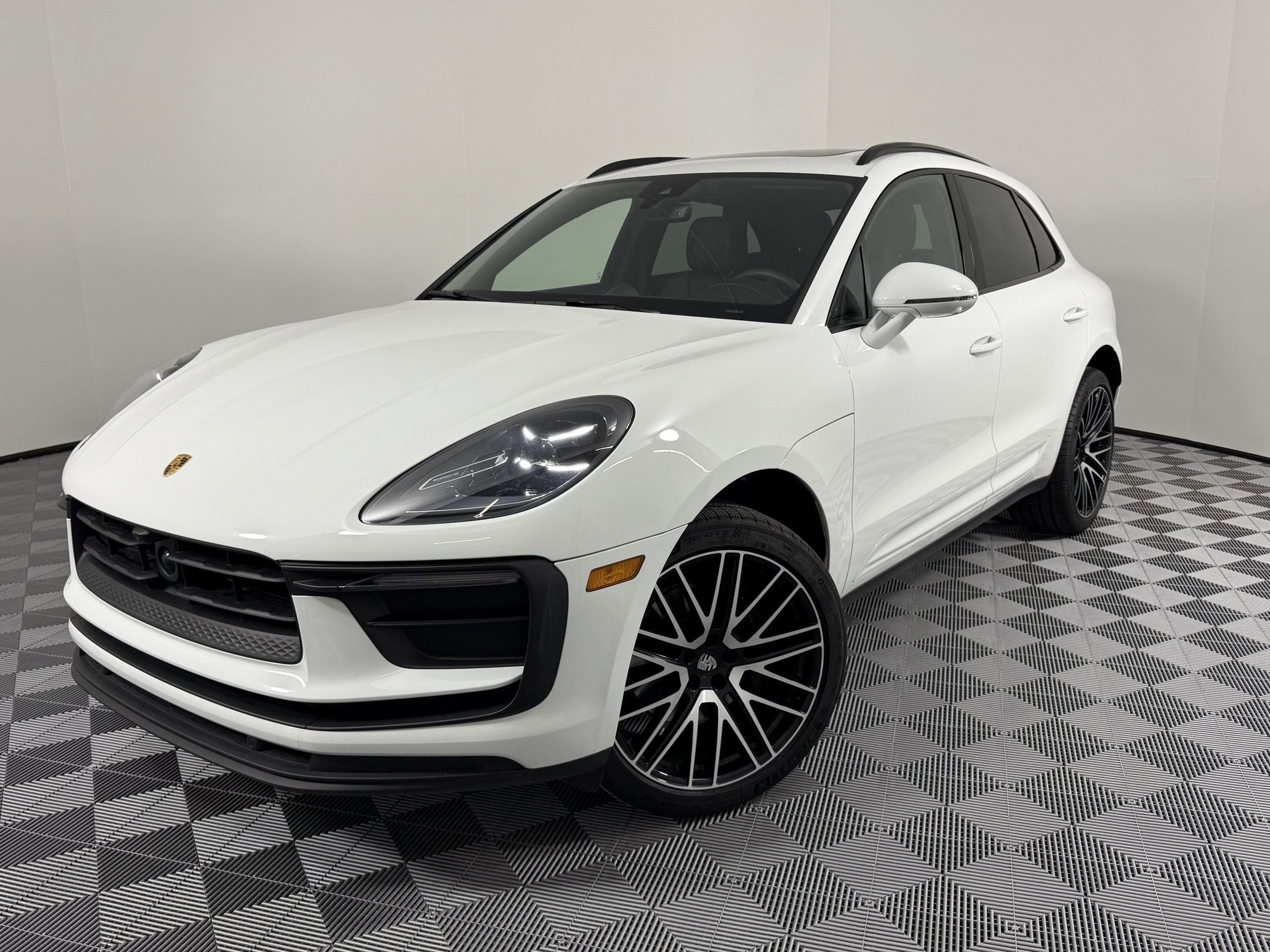 2025 Porsche Macan