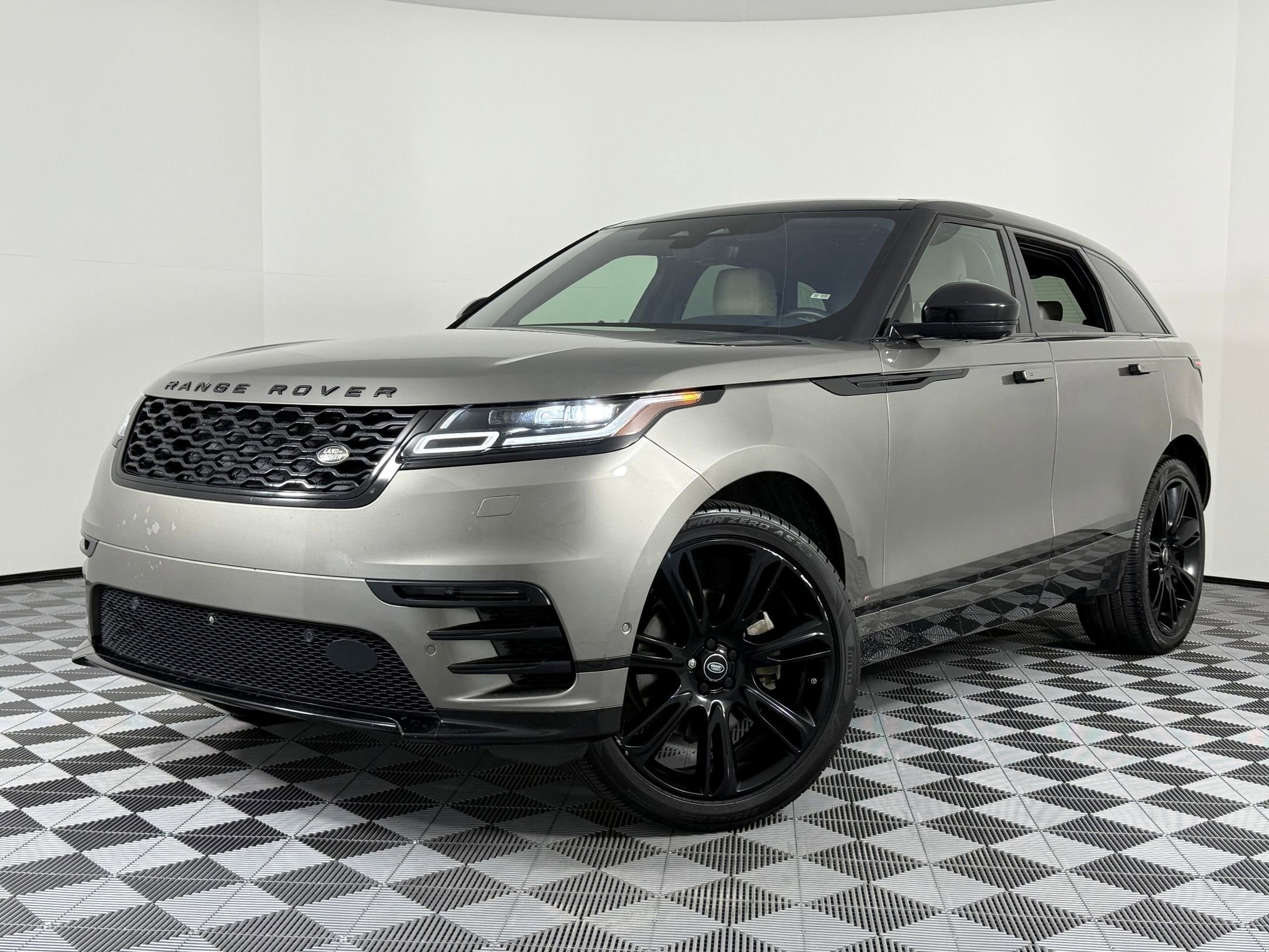 2021 Land Rover Range Rover Velar S's photo