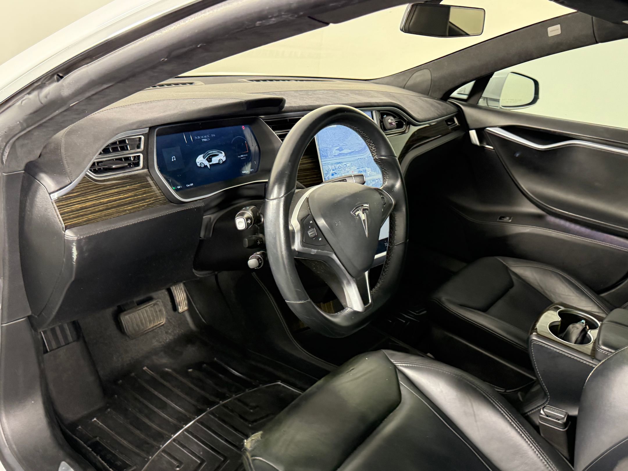 2016 Tesla Model S 70D photo 3