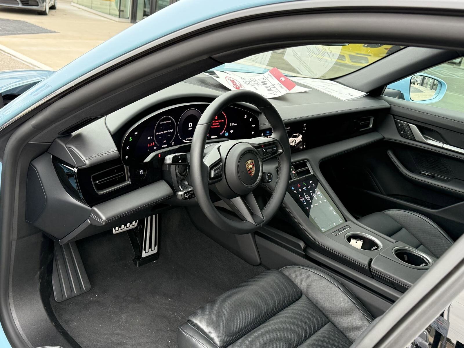 2025 Porsche Taycan 4S photo 4