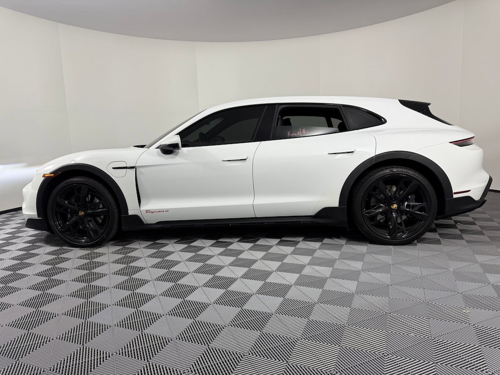 Certified 2022 Porsche Taycan 4 Wagon