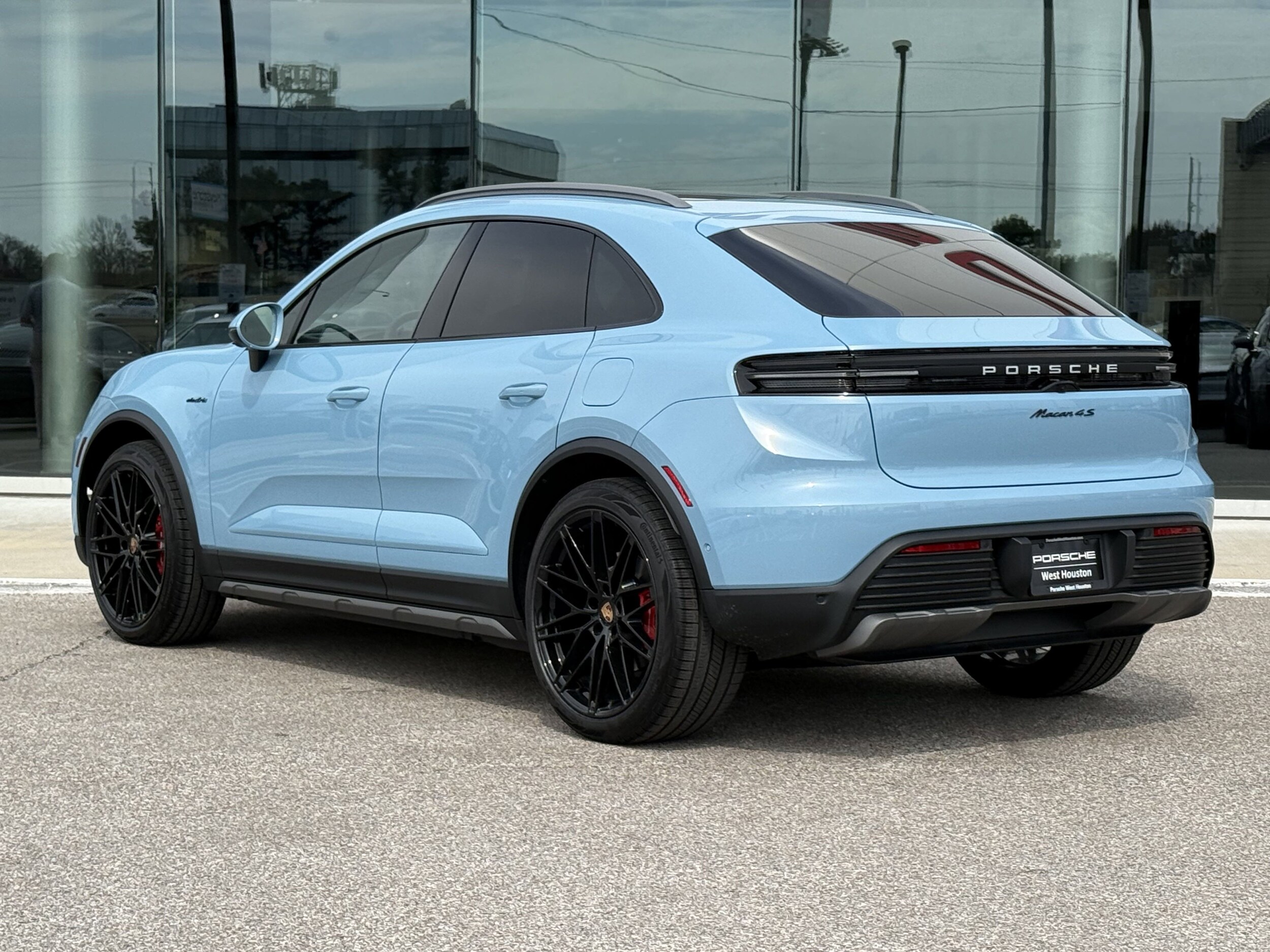 2025 Porsche Macan Electric photo 3