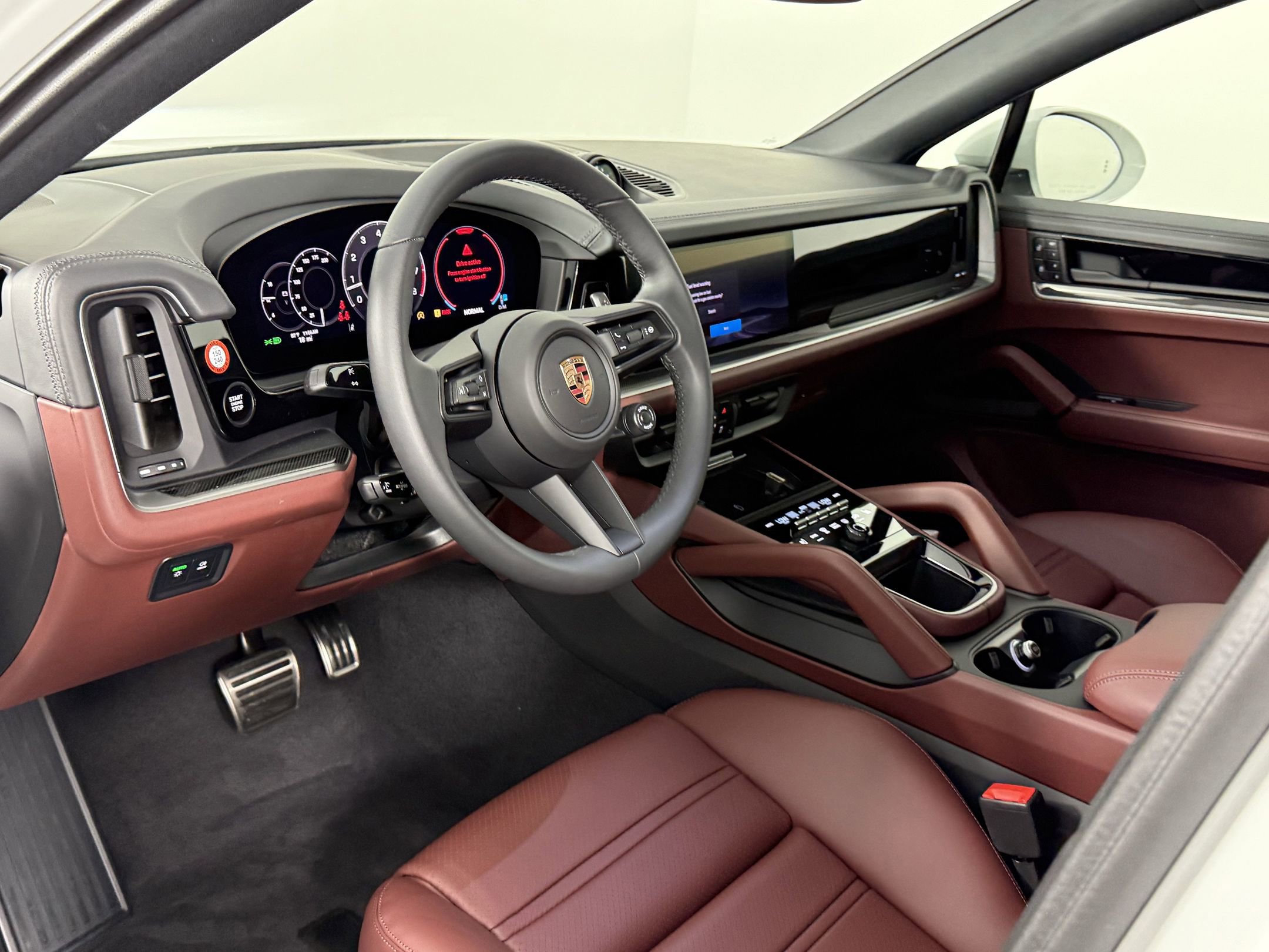 2026 Porsche Cayenne Coupe S photo 4
