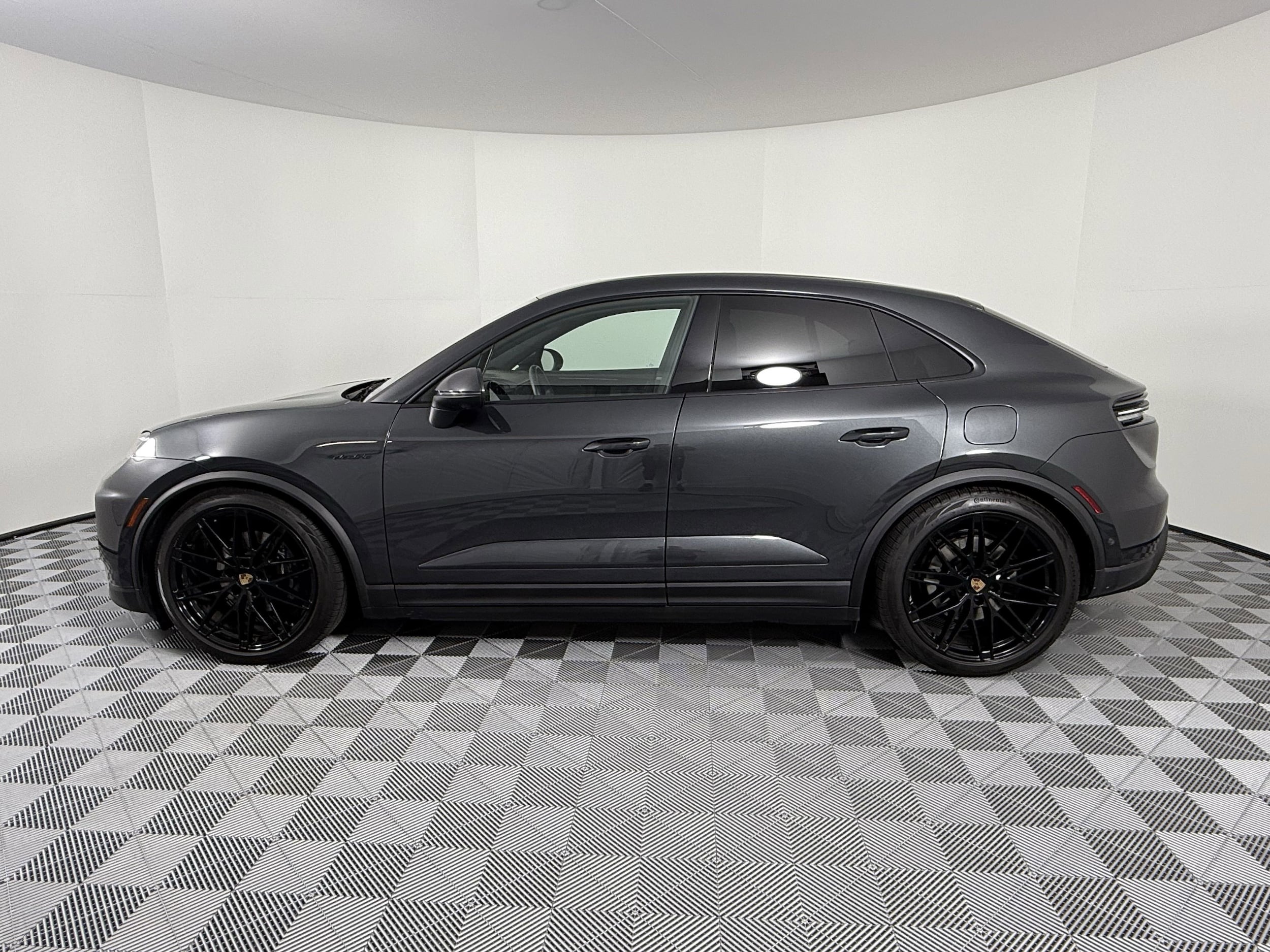 Certified 2024 Porsche Macan Base with VIN WP1AA2XA8RL002968 for sale in Houston, TX