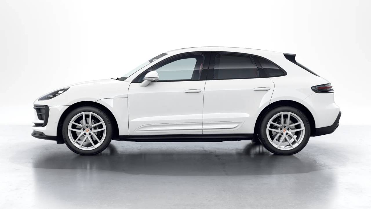 2026 Porsche Macan T photo 2