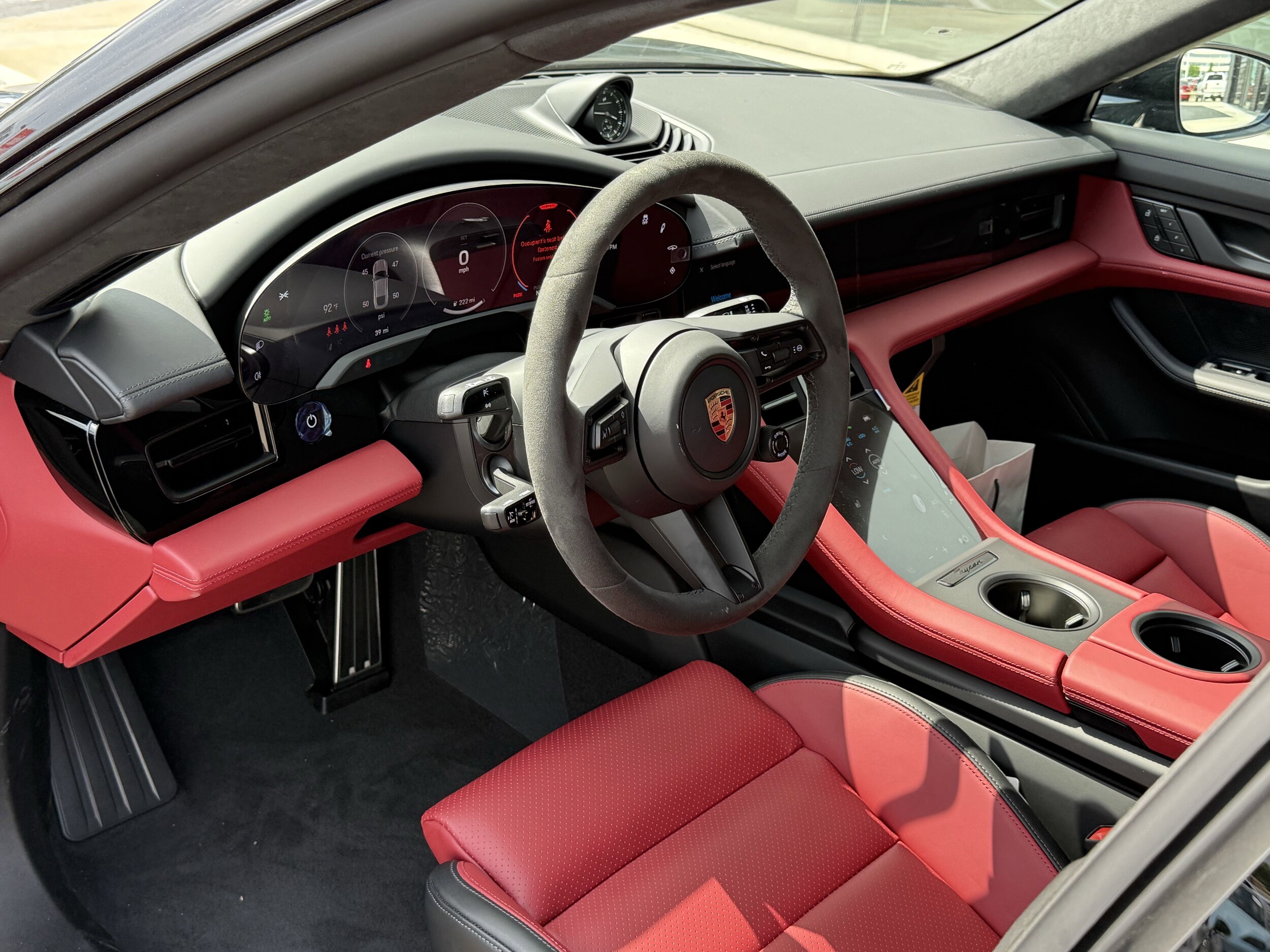 2025 Porsche Taycan GTS photo 4