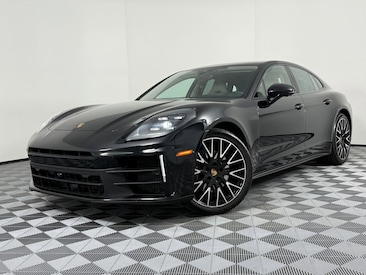 2025 Porsche Panamera Hatchback Black
