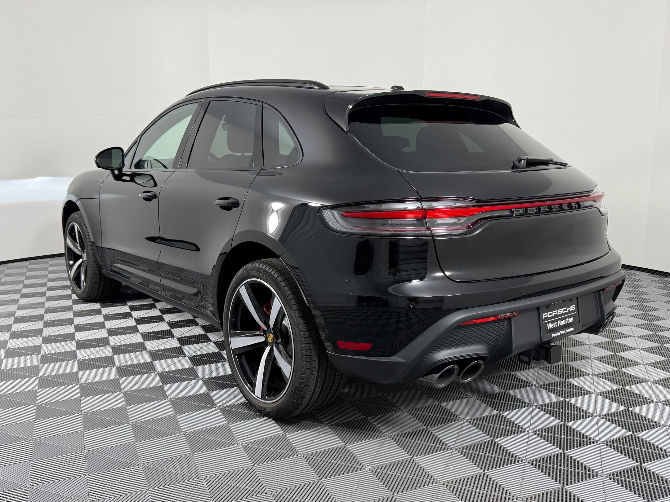 2026 Porsche Macan S photo 3