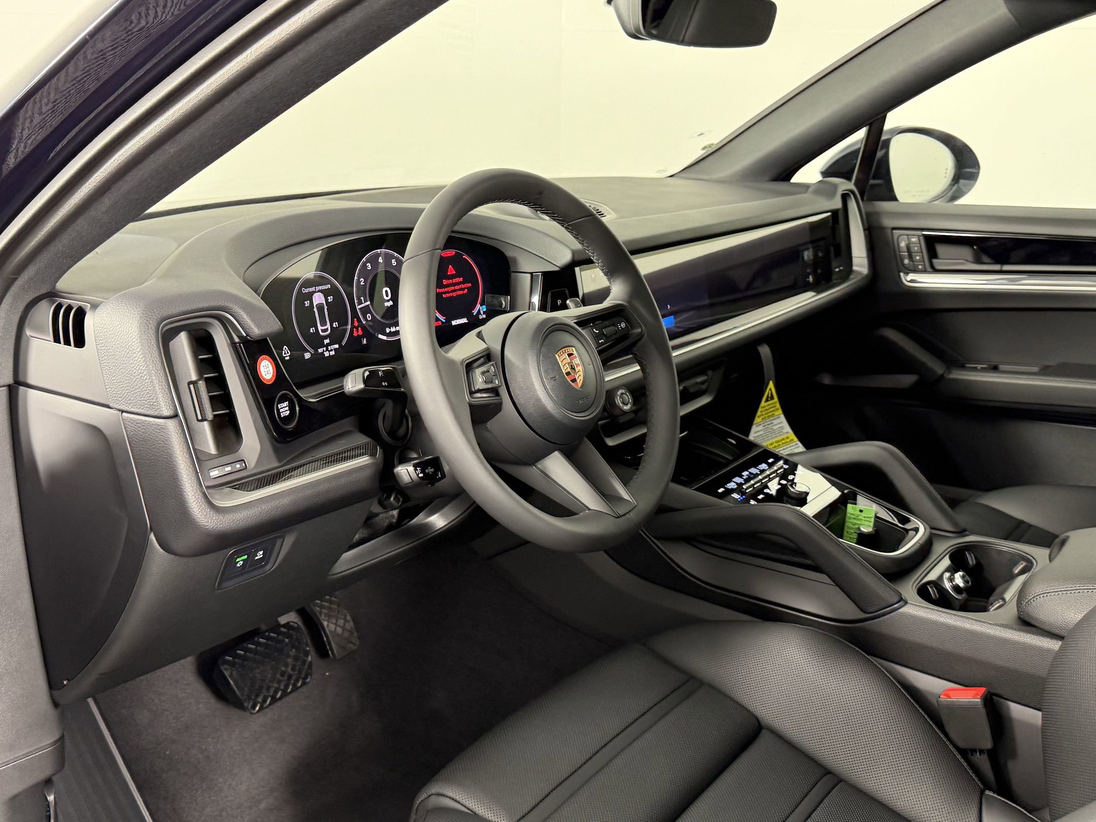 2026 Porsche Cayenne Coupe photo 4