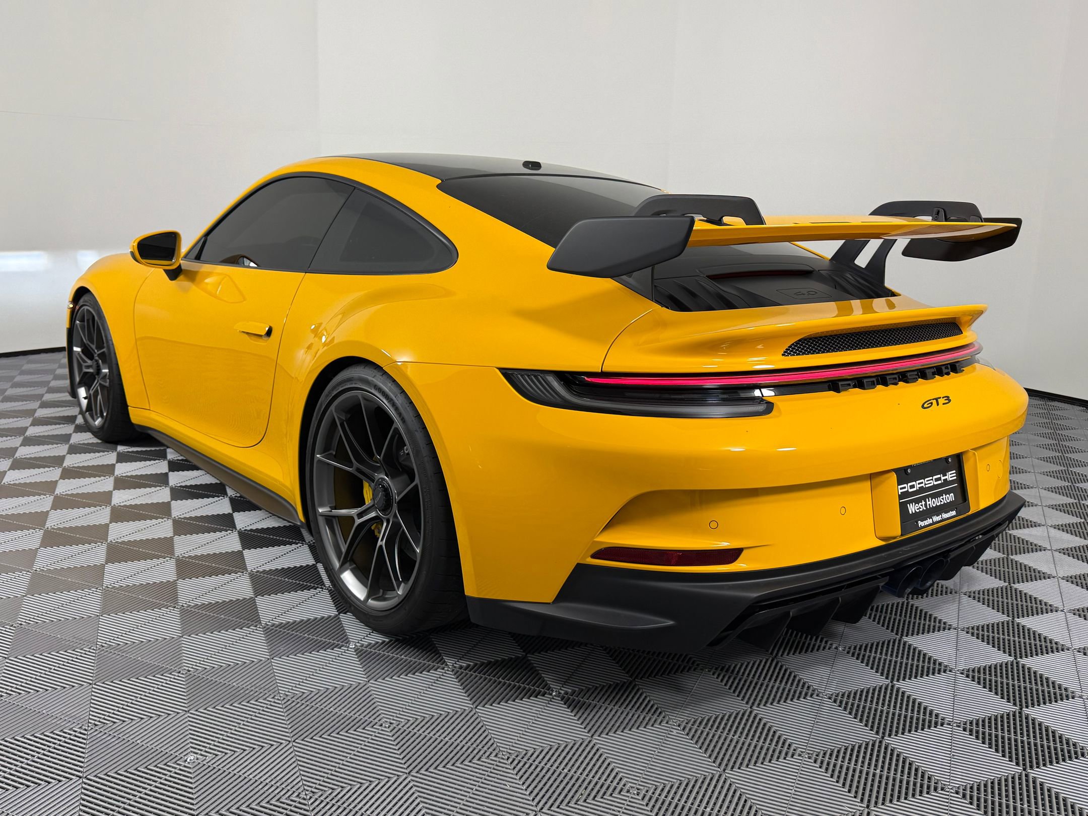 2022 Porsche 911 GT3 Touring photo 3