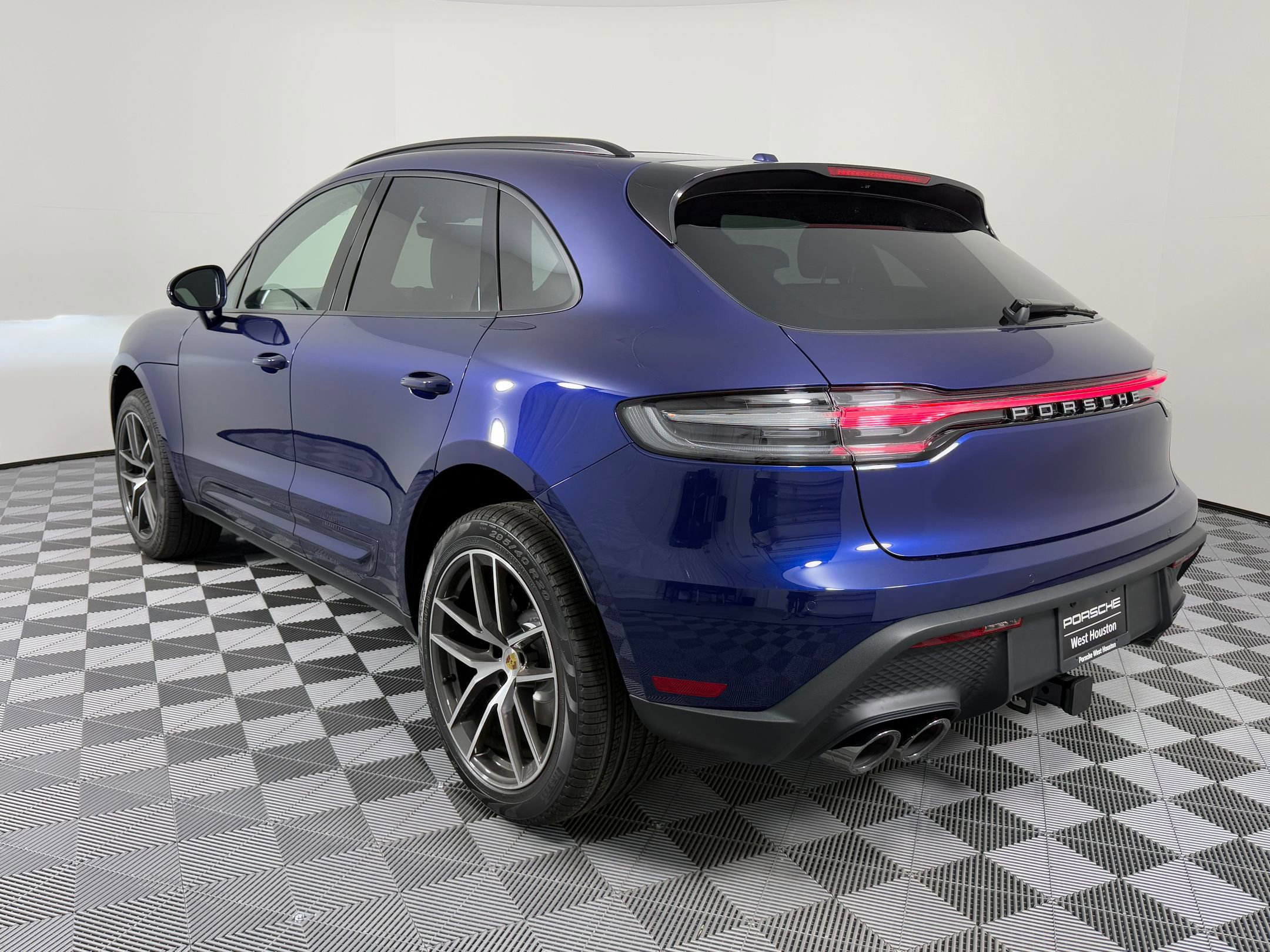 2026 Porsche Macan S photo 3