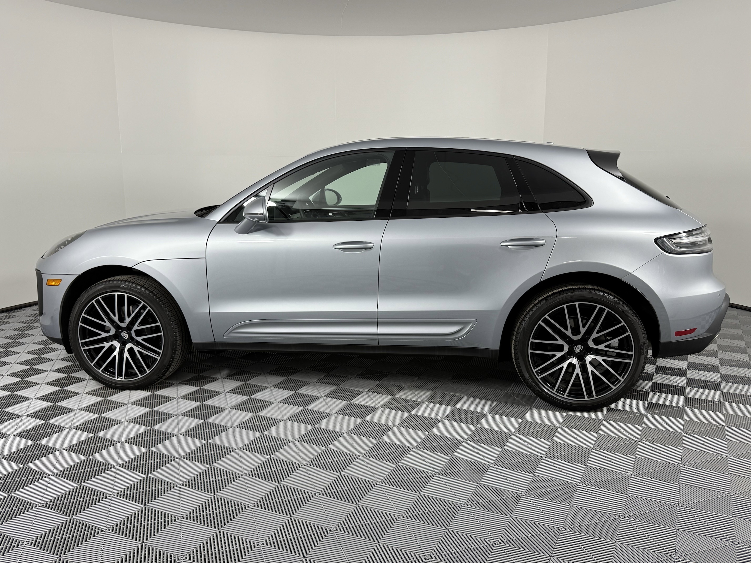 Certified 2025 Porsche Macan Base with VIN WP1AA2A51SLB02673 for sale in Houston, TX